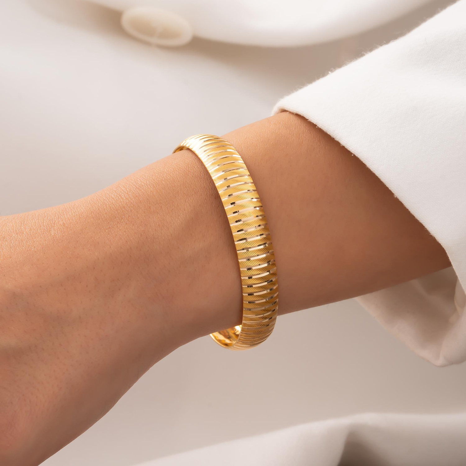 Şerit Çizgili 14 Ayar Altın Bilezik