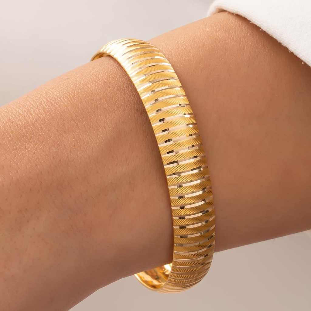 Şerit Çizgili 14 Ayar Altın Bilezik