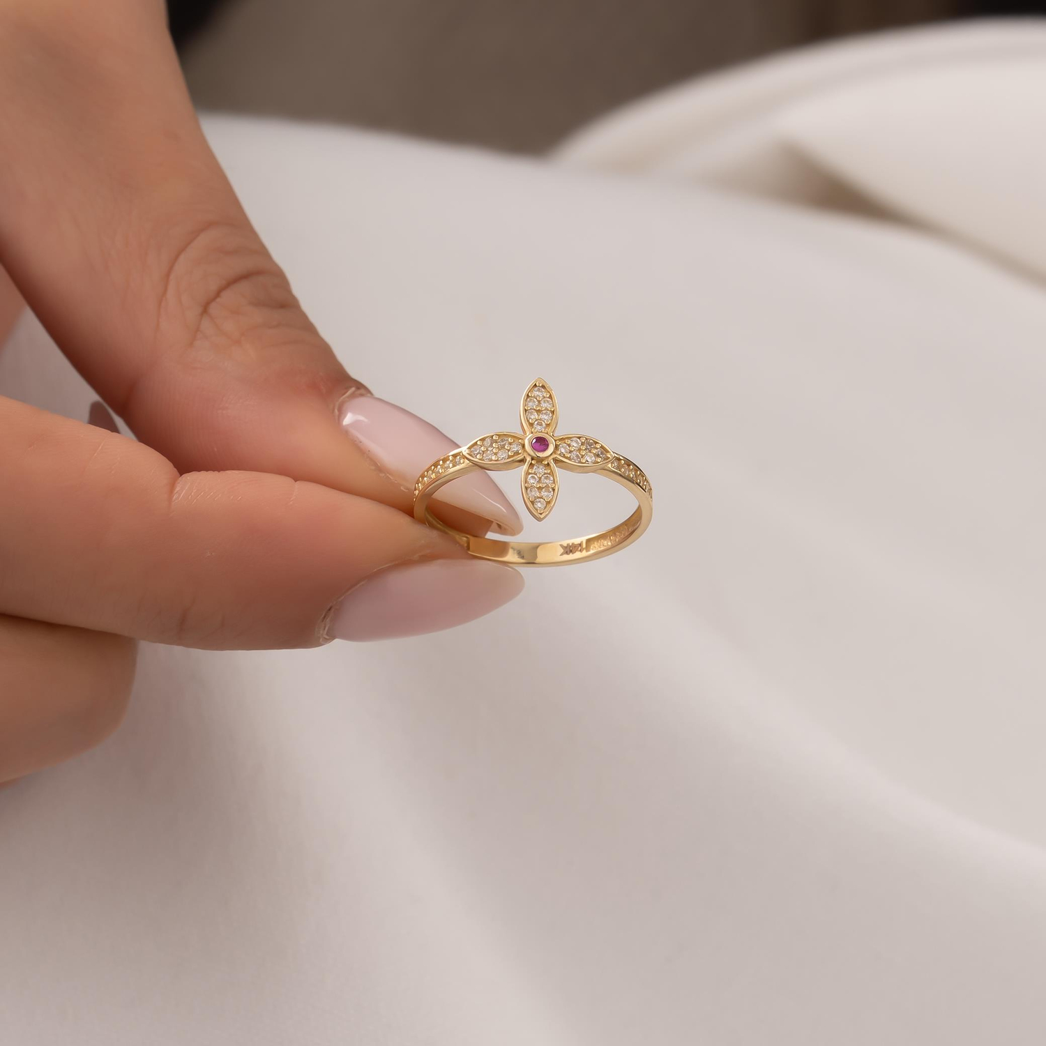 Taşlı Çiçek 14 Ayar Altın Yüzük