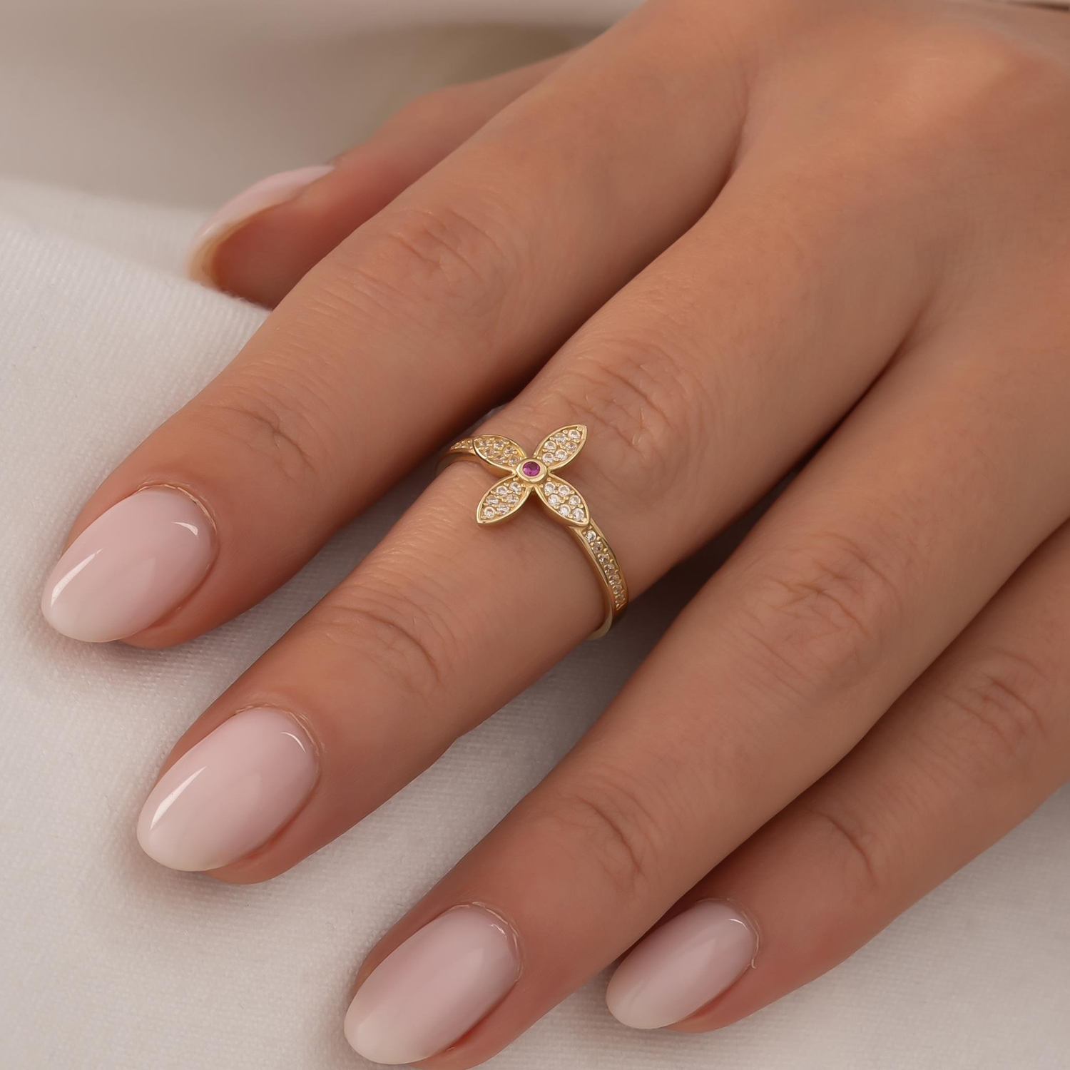 Taşlı Çiçek 14 Ayar Altın Yüzük