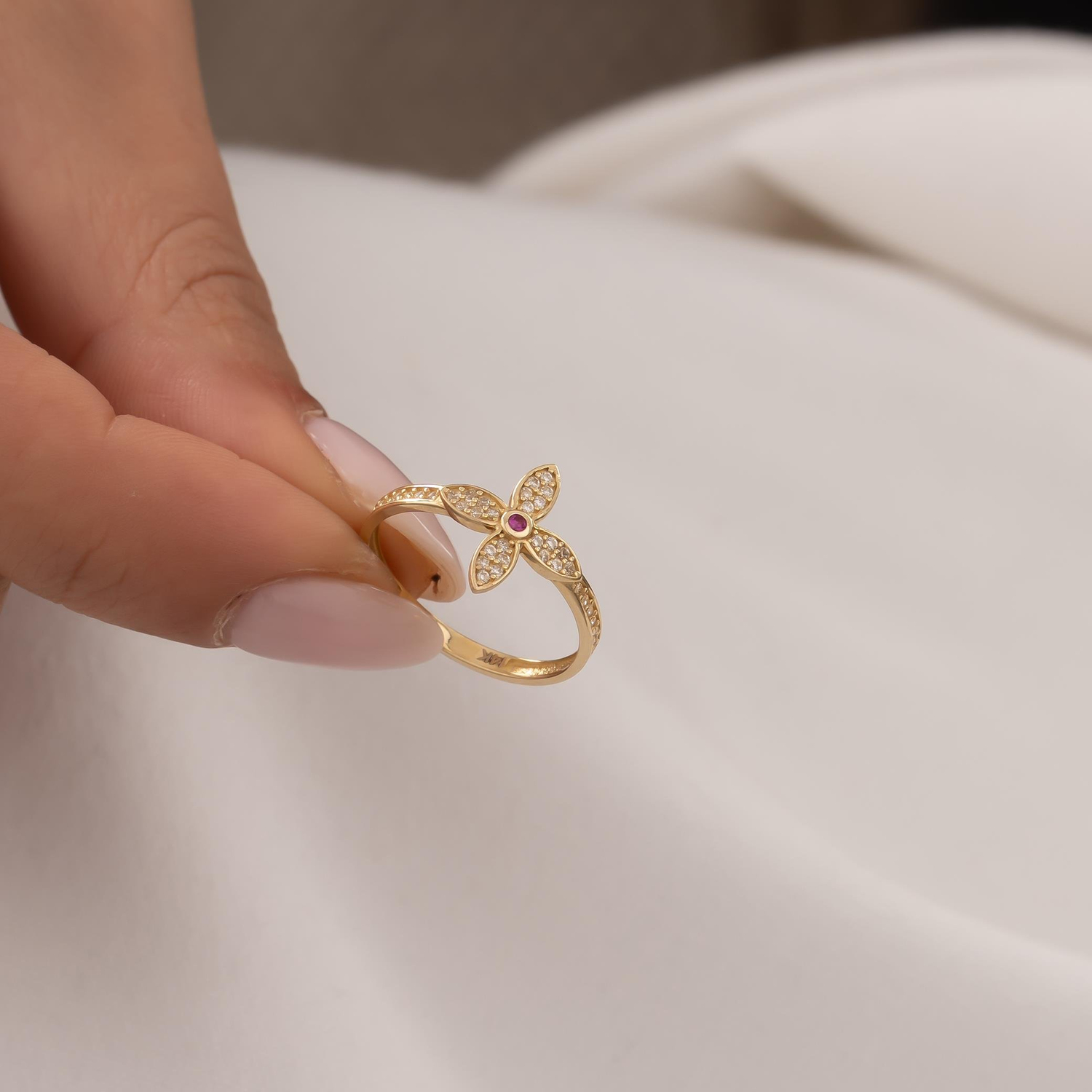 Taşlı Çiçek 14 Ayar Altın Yüzük