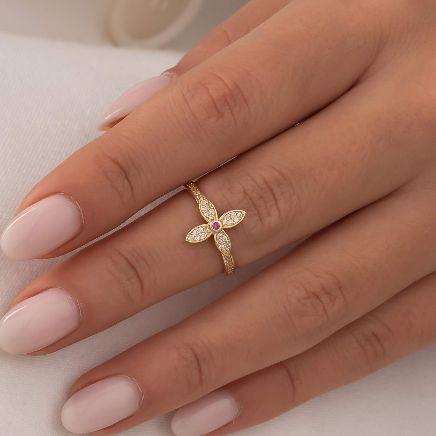 Taşlı Çiçek 14 Ayar Altın Yüzük