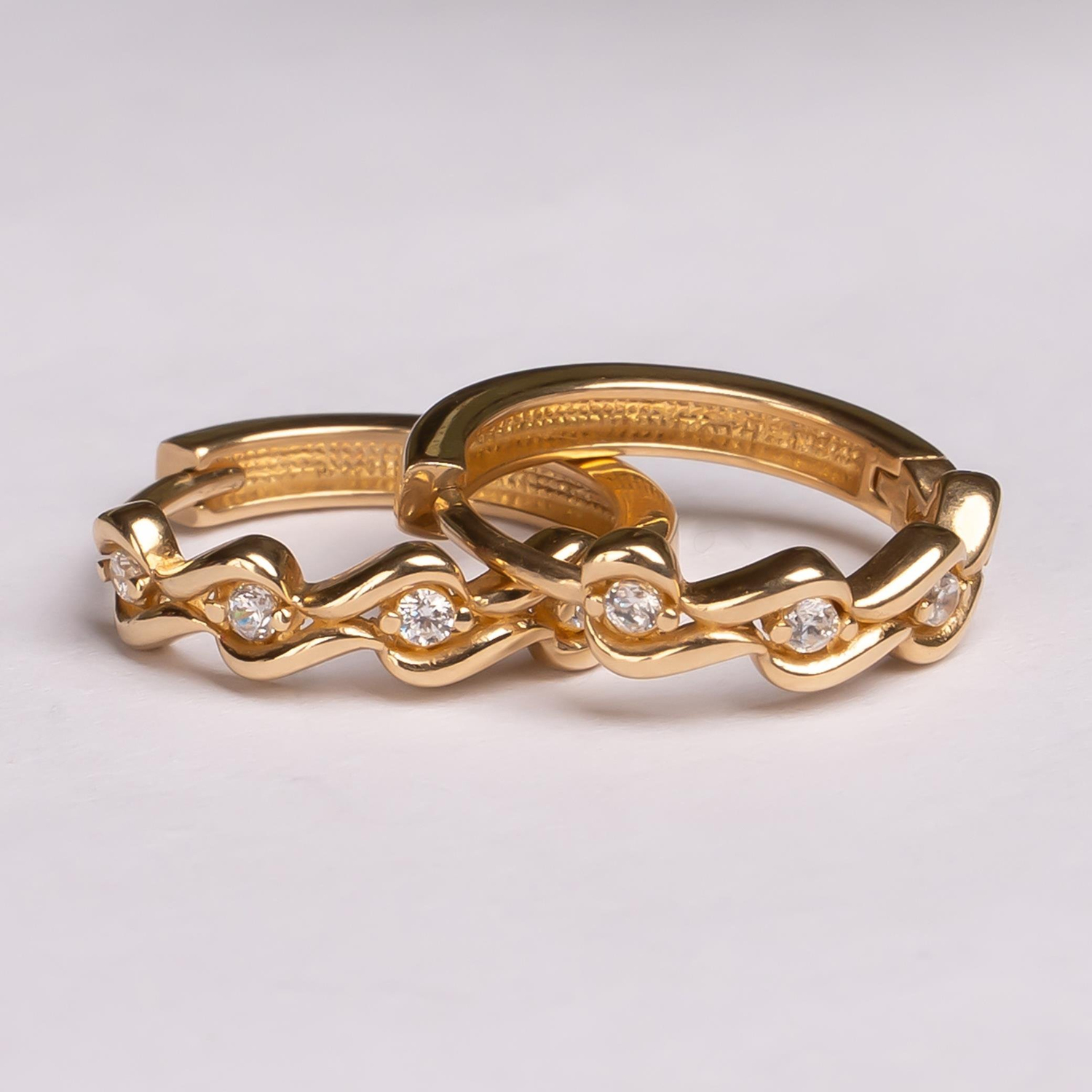 Taşlı Dalga Model Halka Küpe 14 Ayar Altın