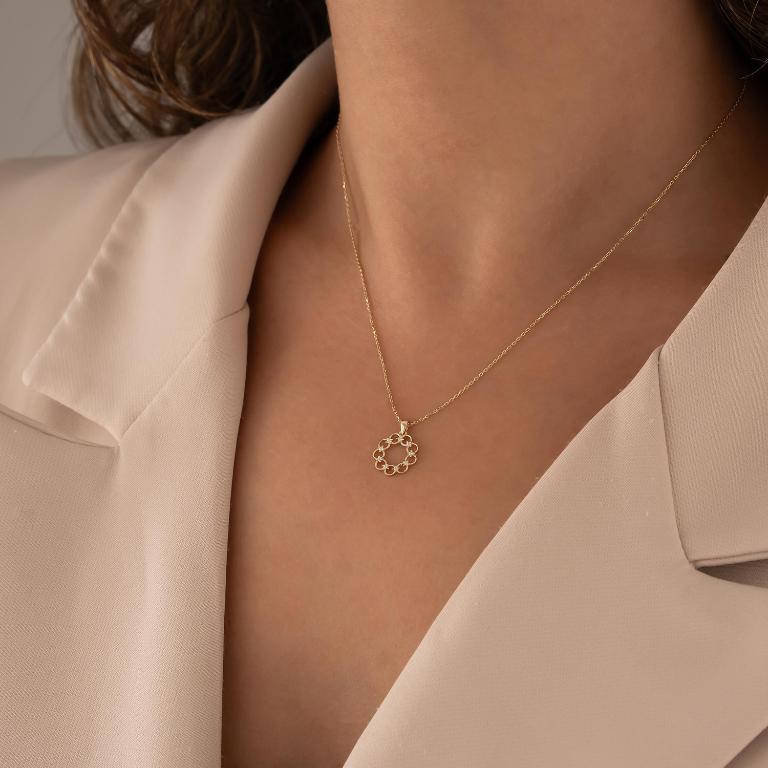 Taşlı Halka 14 Ayar Altın Kolye