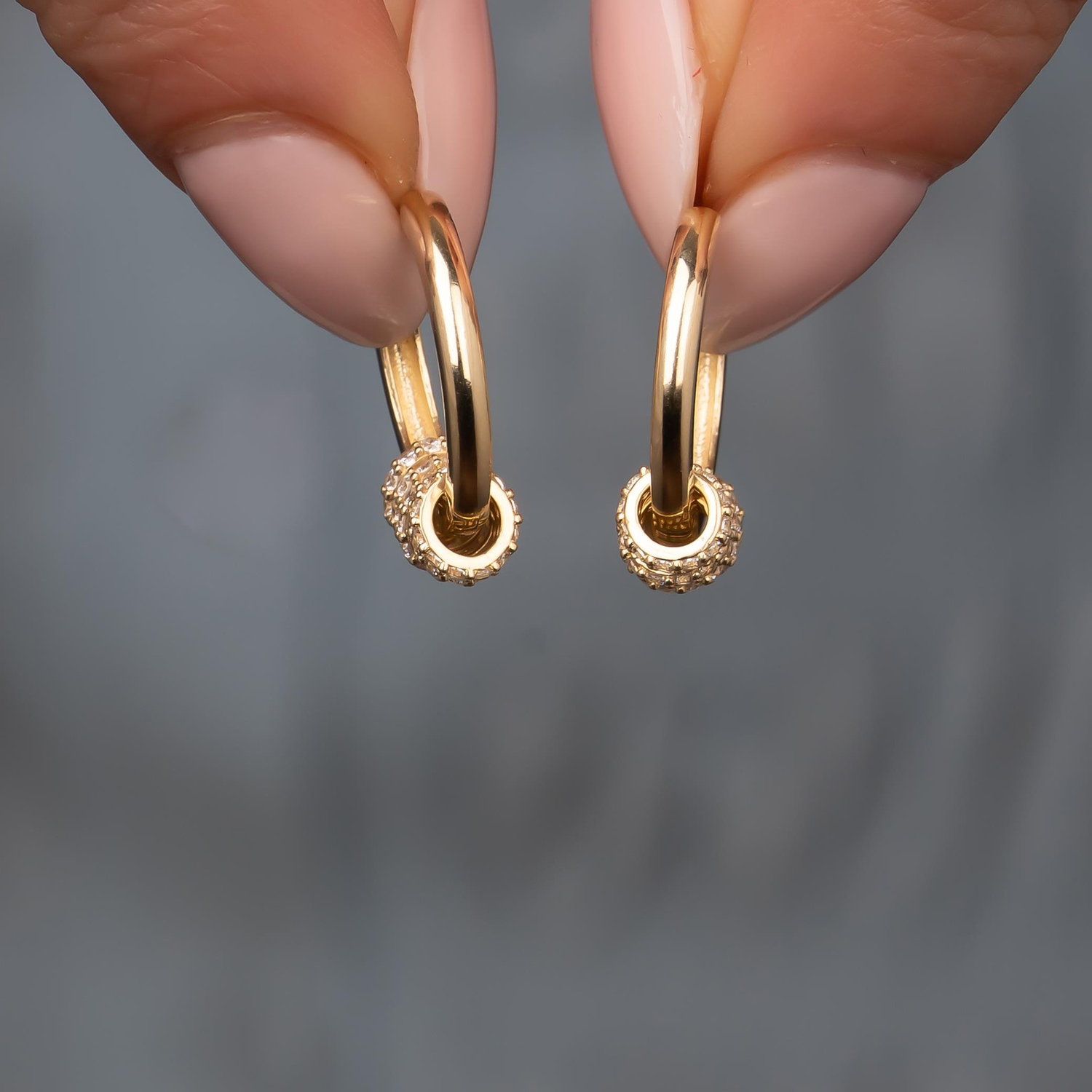 Taşlı Halka Detaylı Halka Küpe 14 Ayar Altın