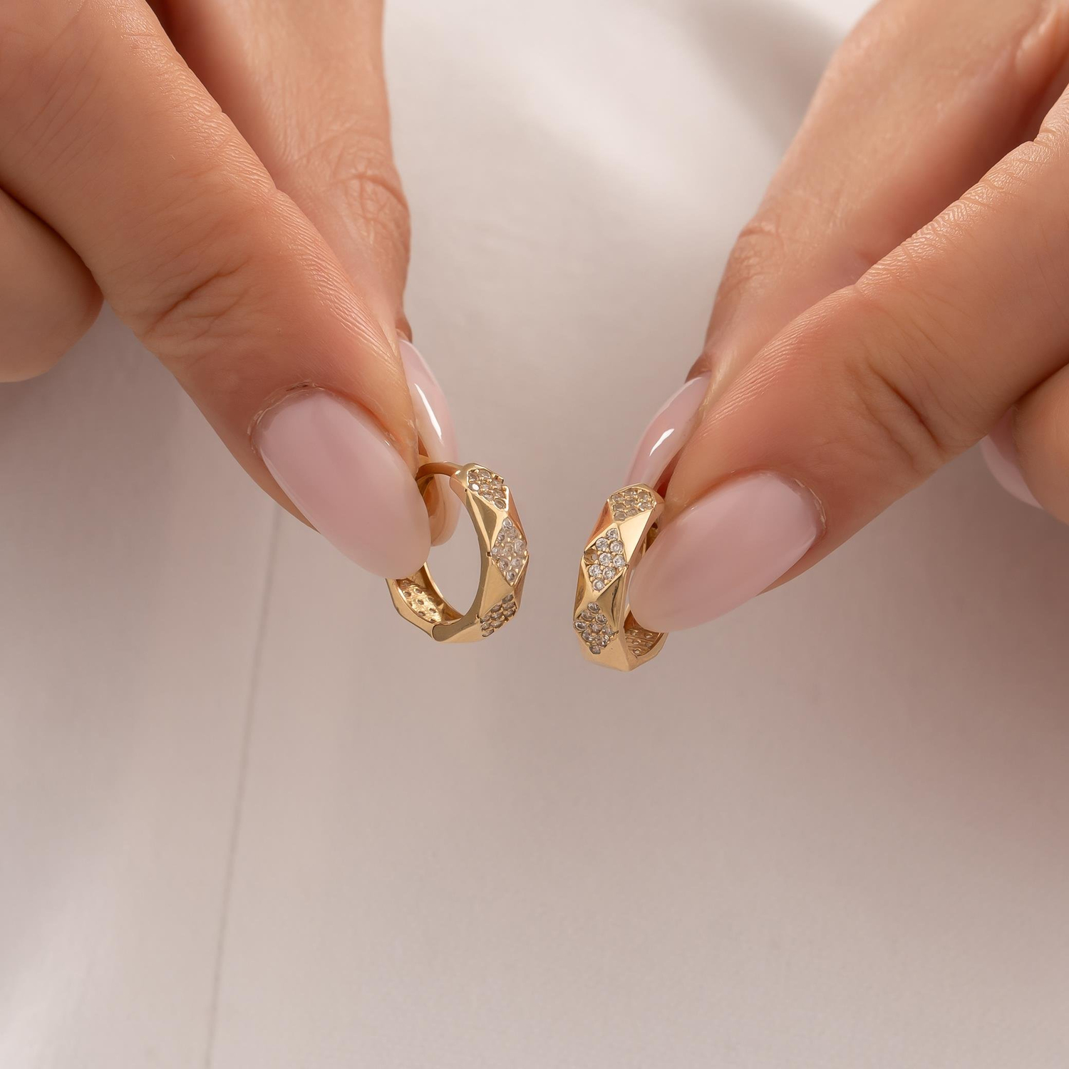 Taşlı Halka Küpe 14 Ayar Altın