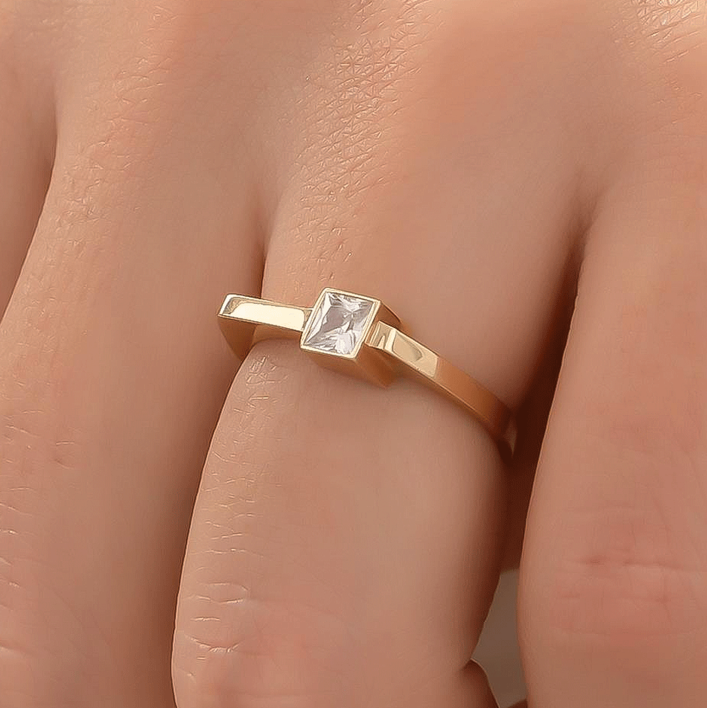 Taşlı Trend Model 14 Ayar Altın Yüzük