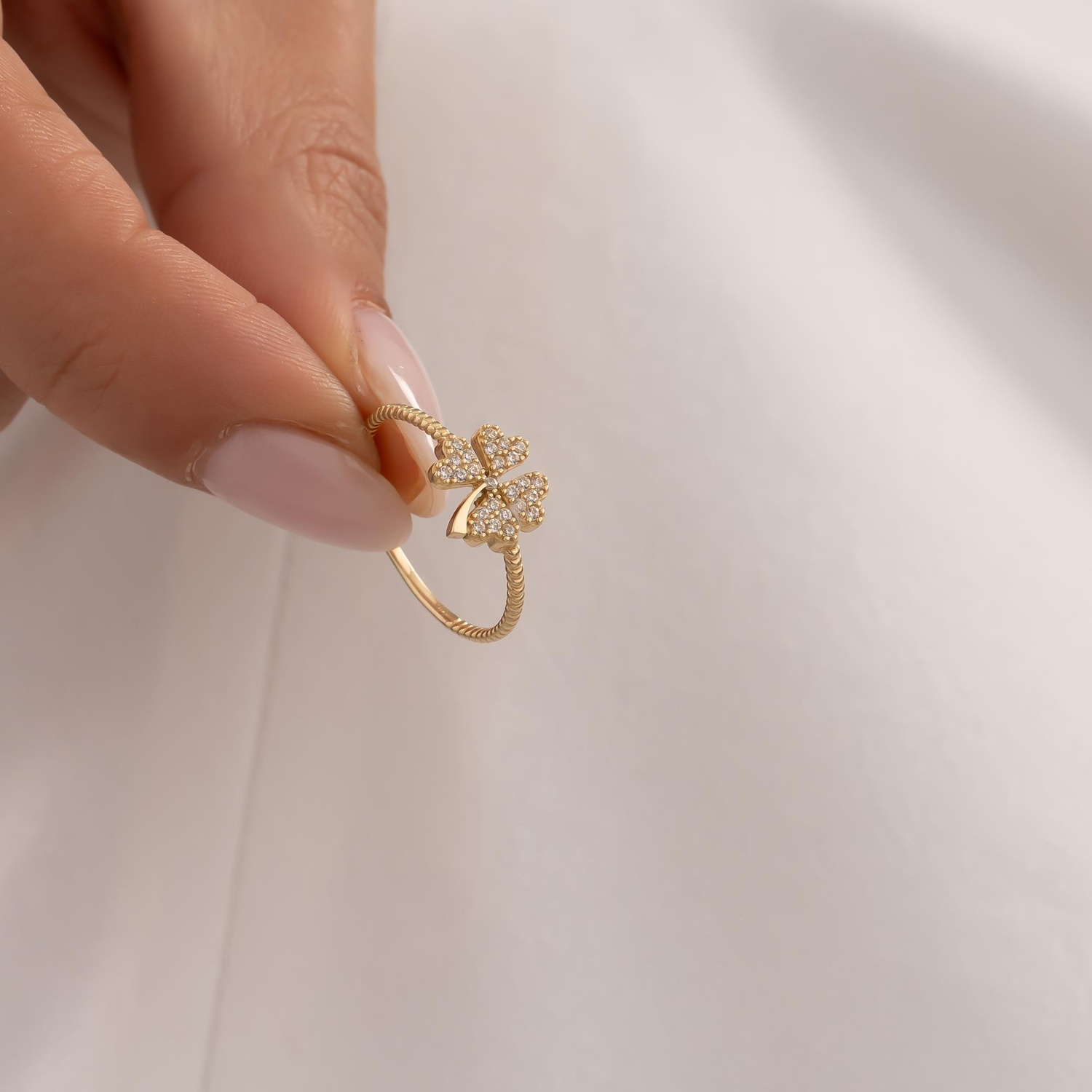 Taşlı Yonca 14 Ayar Altın Yüzük