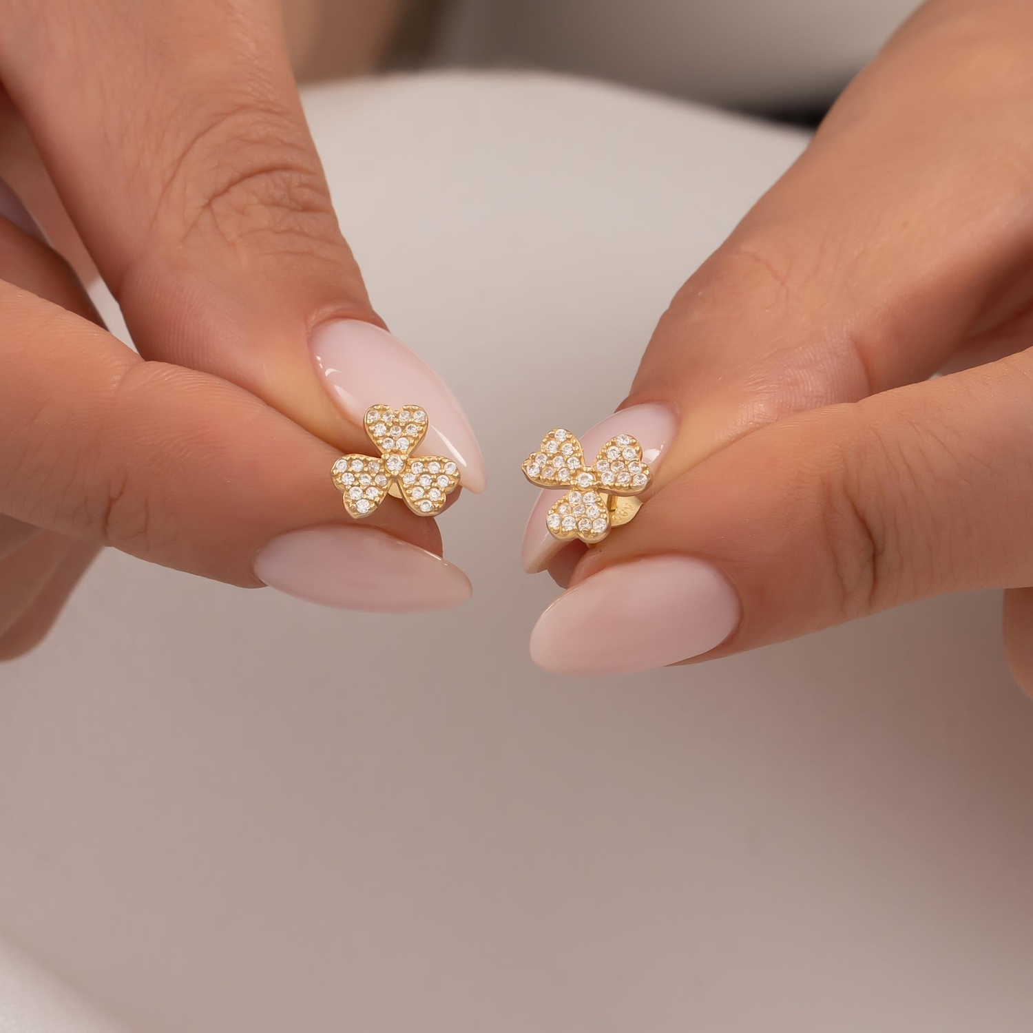 Taşlı Yonca Küpe 14 Ayar Altın