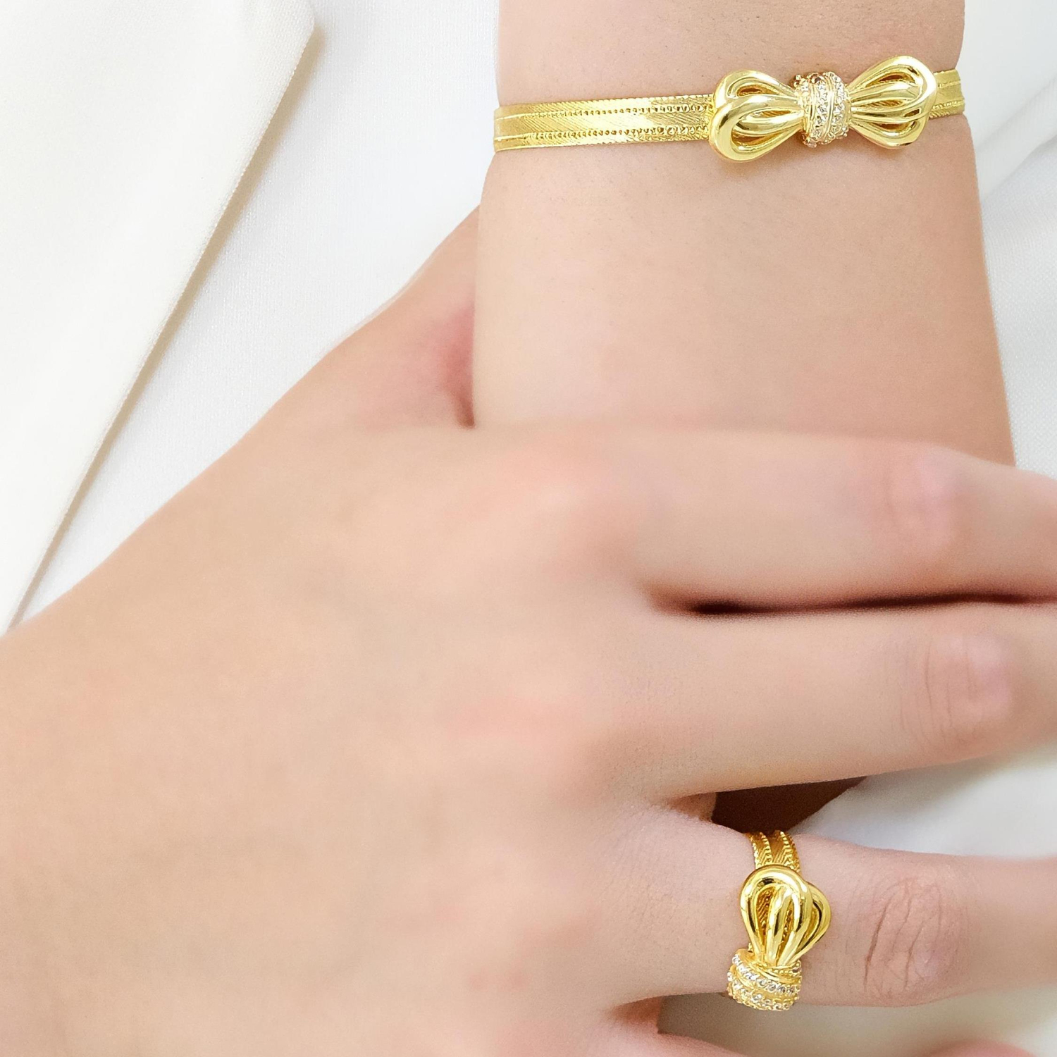 Trabzon Hasır Modern Fiyonk Model 14 Ayar 3 Sıra Altın Kolye Sarı