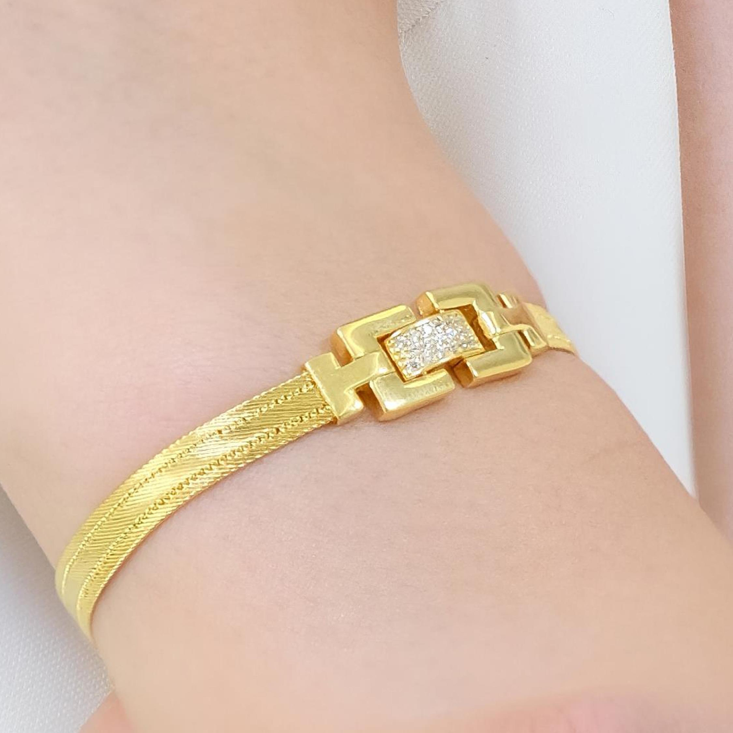 Trabzon Hasır Modern Taşlı 14 Ayar 3 Sıra Altın Bileklik Sarı