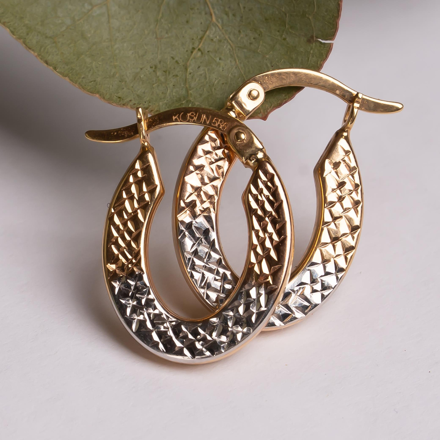 Üç Renkli Desenli Küpe 14 Ayar Altın