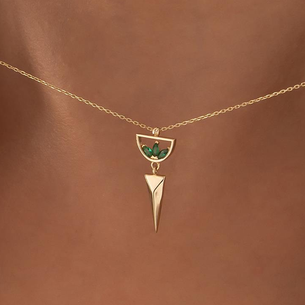 Yeşil Taşlı Üçgen 14 Ayar Altın Kolye