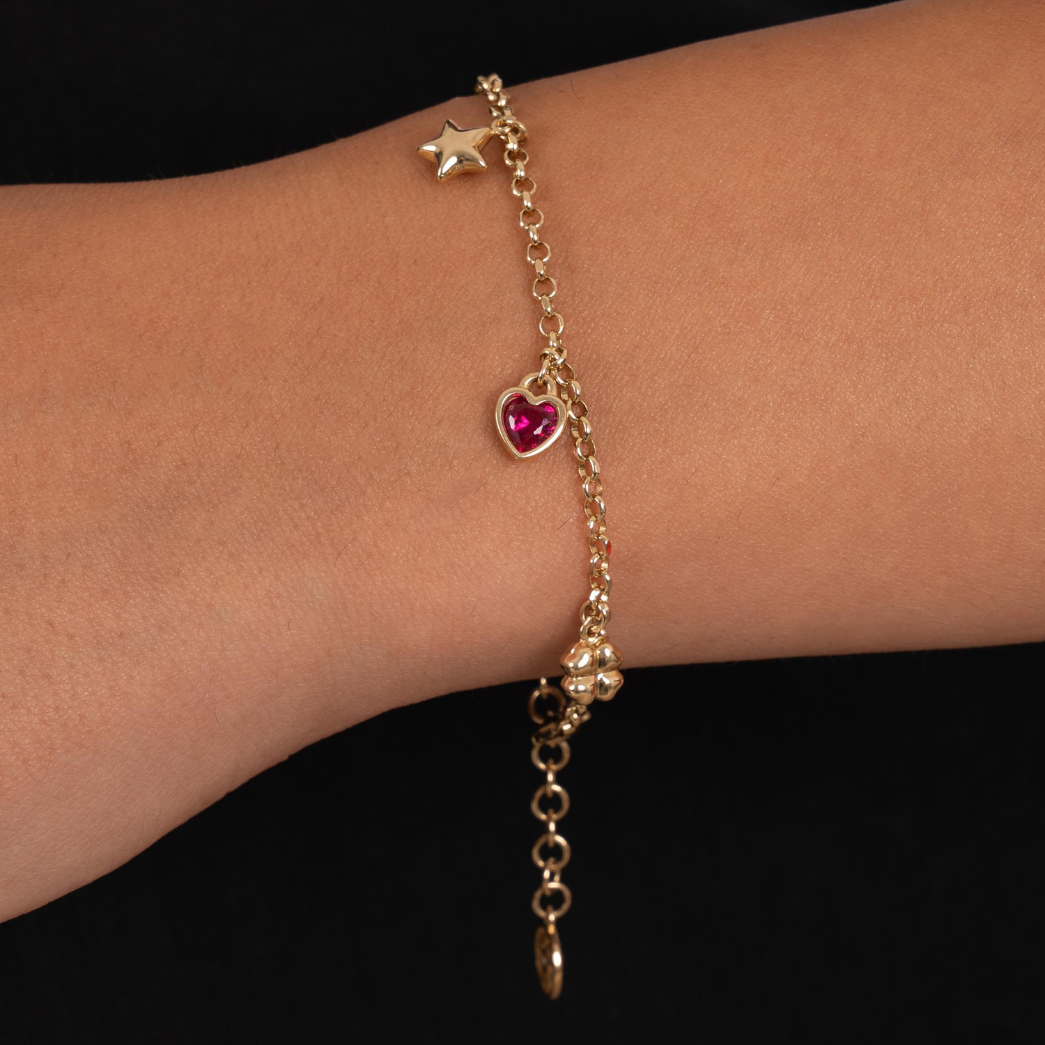 Kırmızı Kalp Detaylı 14 Ayar Altın Bileklik