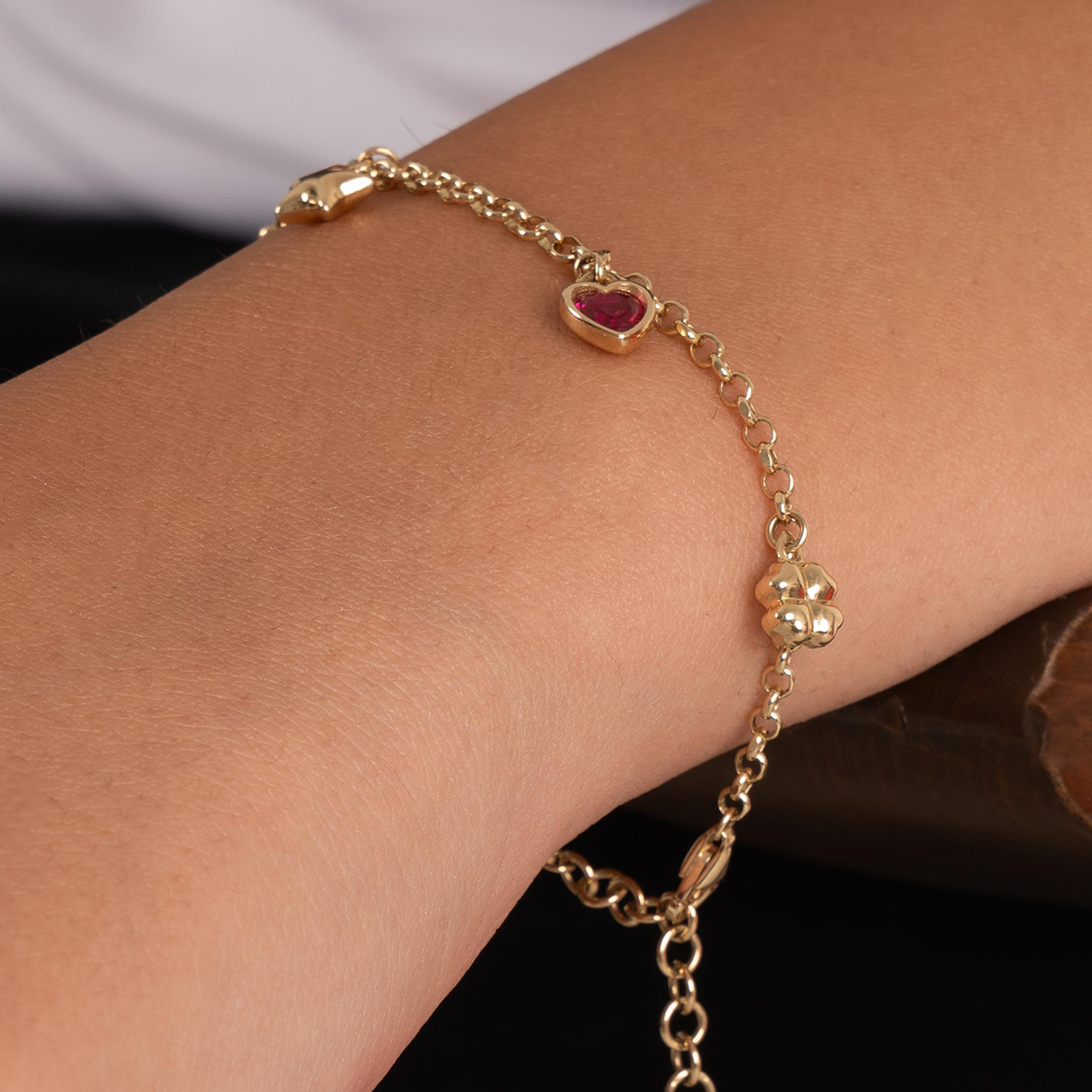 Kırmızı Kalp Detaylı 14 Ayar Altın Bileklik