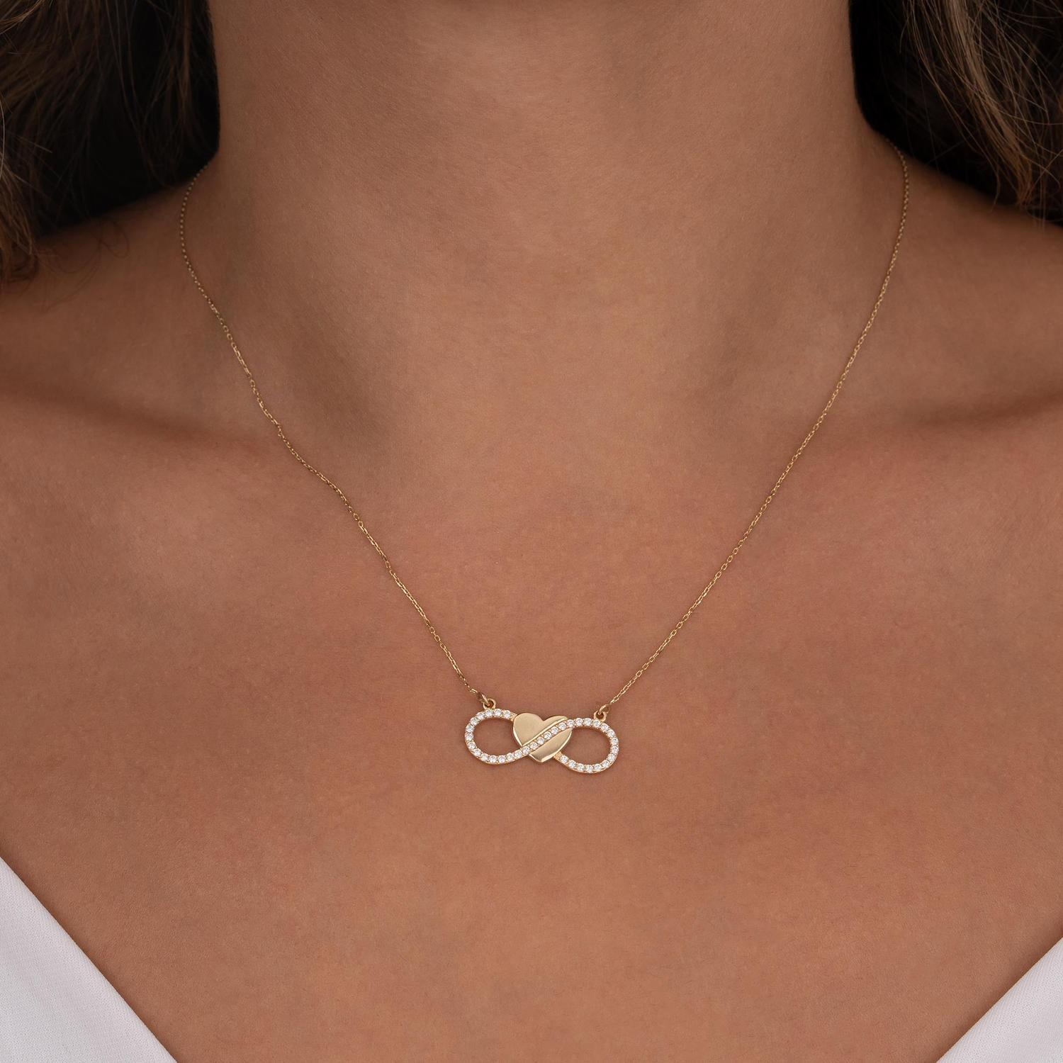 Ortası Kalpli Sonsuzluk 14 Ayar Altın Kolye