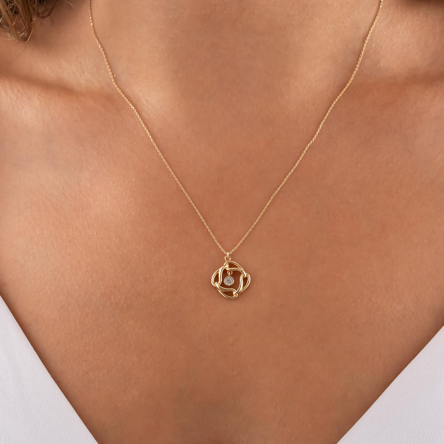 Ortası Taşlı Sarmal Model 14 Ayar Altın Kolye