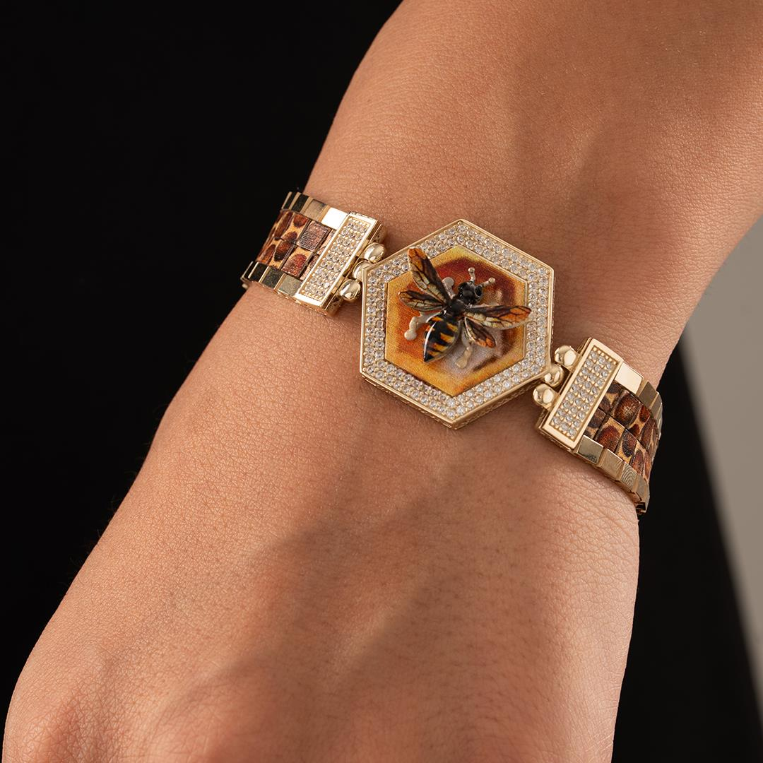 Özel Tasarım Arı Figürlü Altın Bileklik