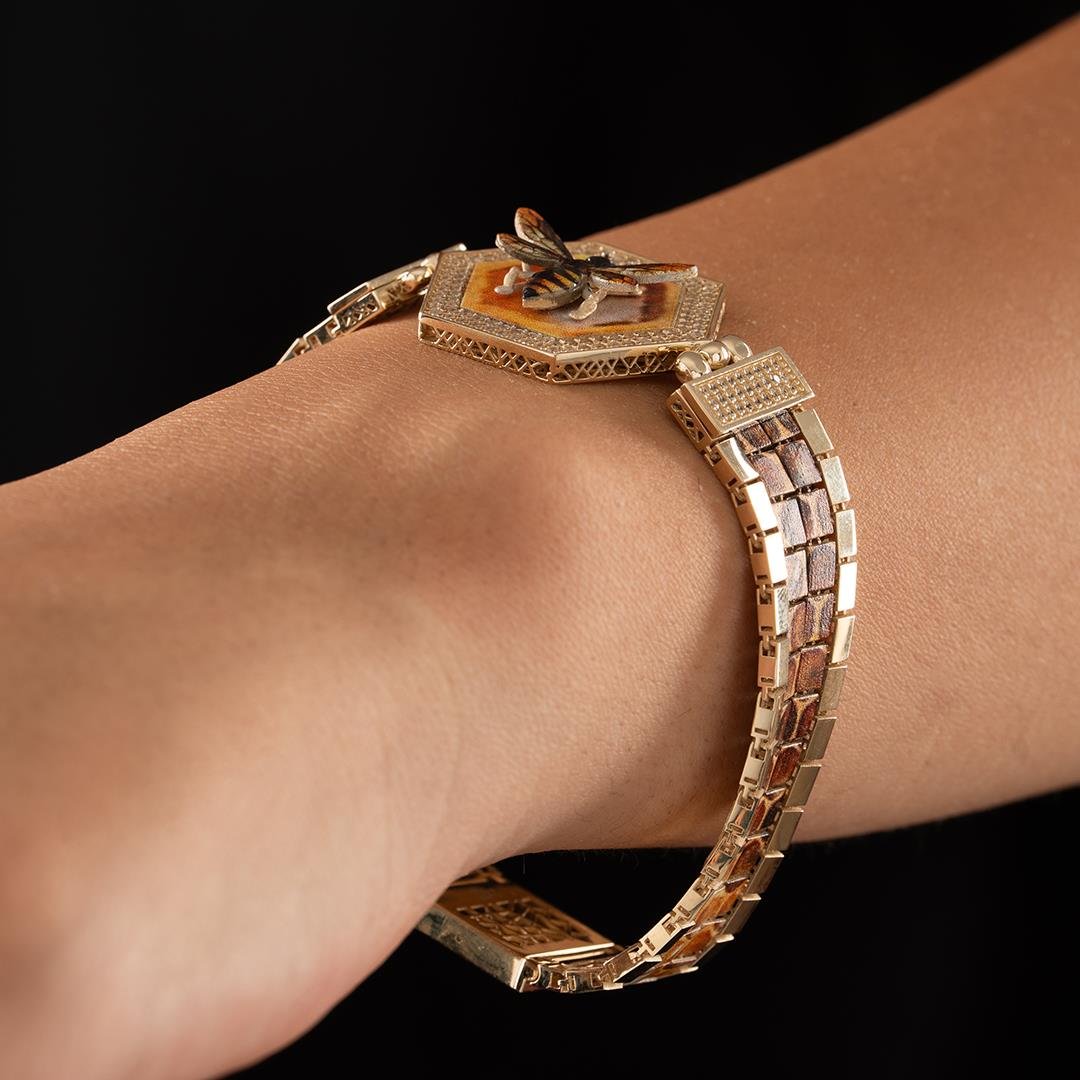 Özel Tasarım Arı Figürlü Altın Bileklik