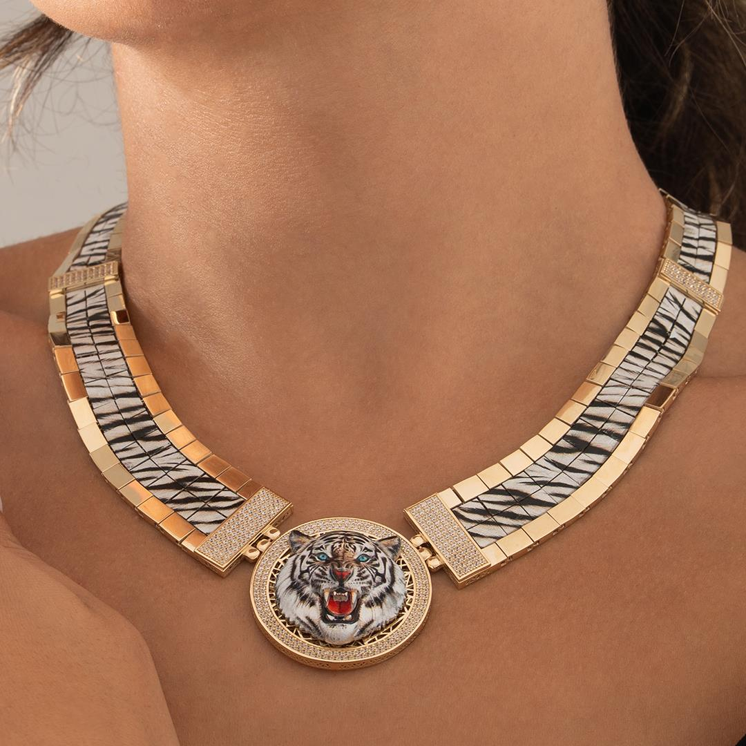 Özel Tasarım Beyaz Kaplan Altın Kolye