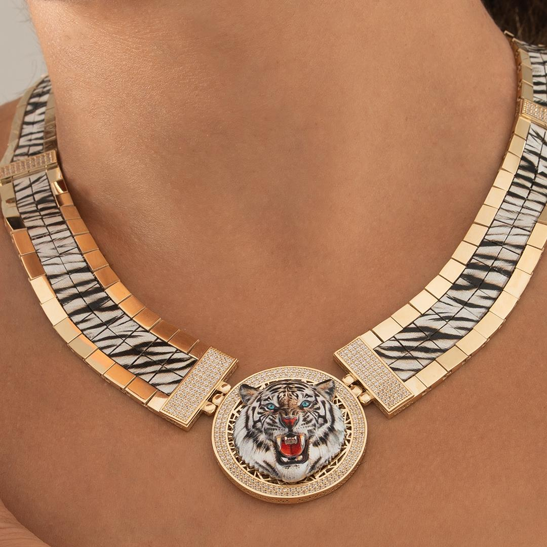 Özel Tasarım Beyaz Kaplan Altın Kolye