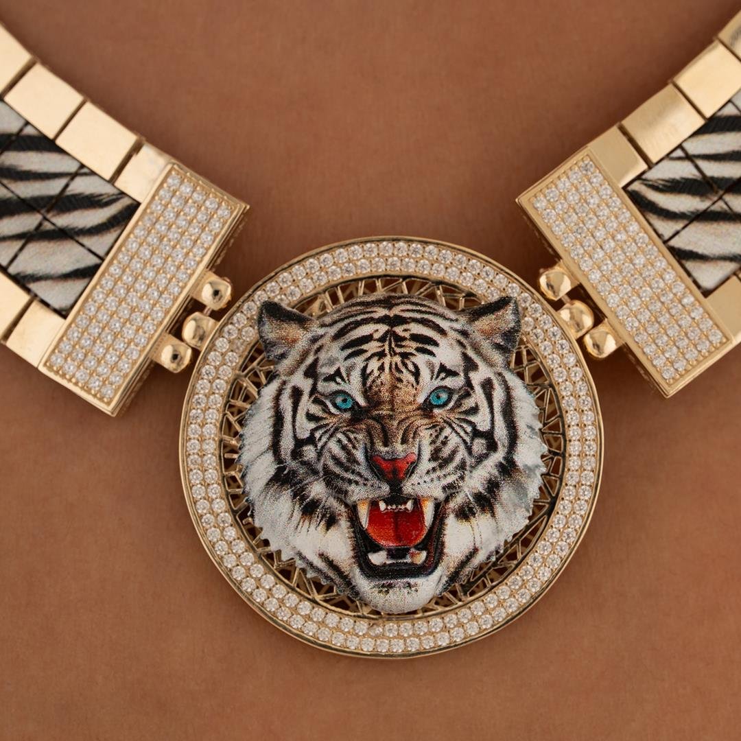 Özel Tasarım Beyaz Kaplan Altın Kolye