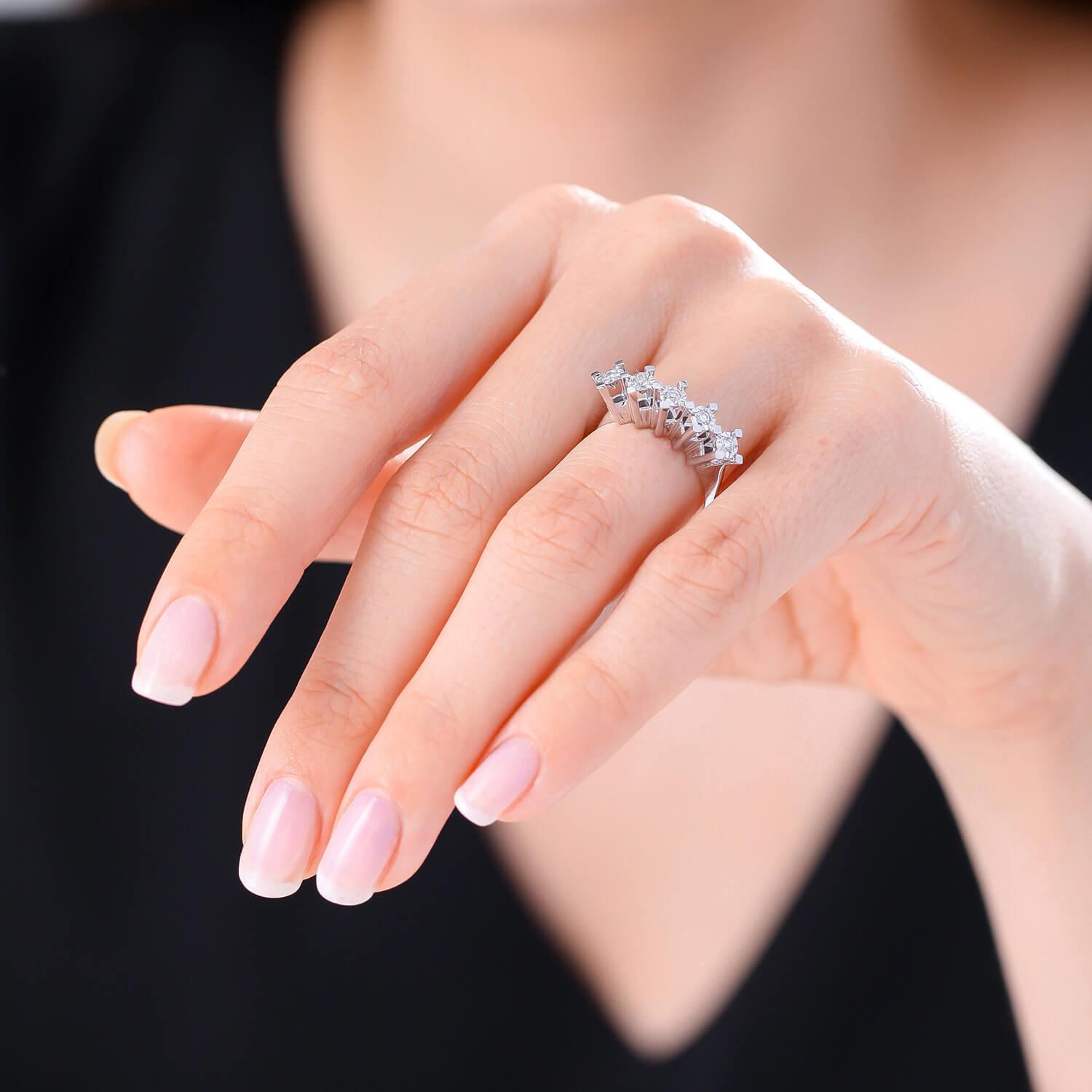 PIRLANTA BEŞTAŞ YÜZÜK