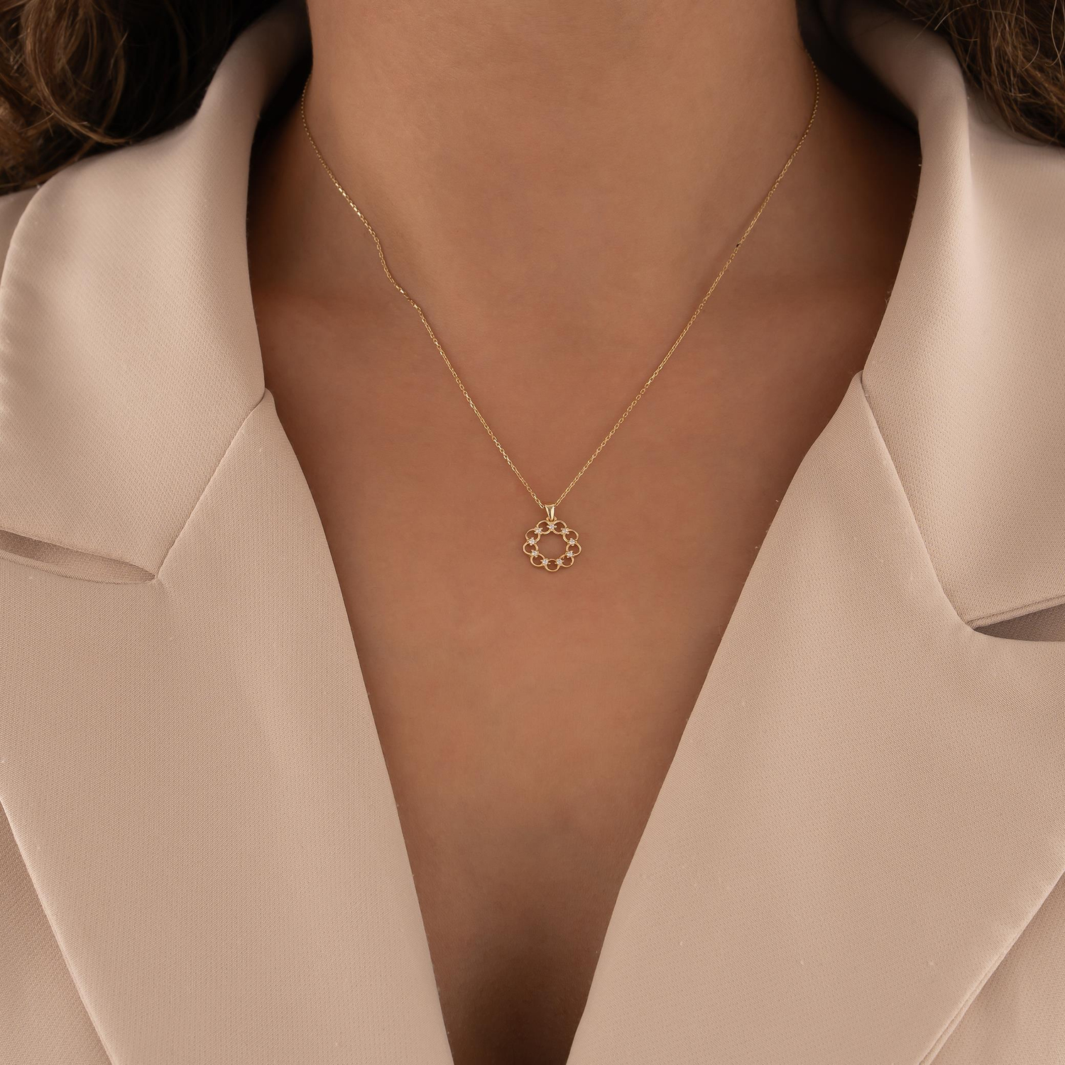 Taşlı Halka 14 Ayar Altın Kolye