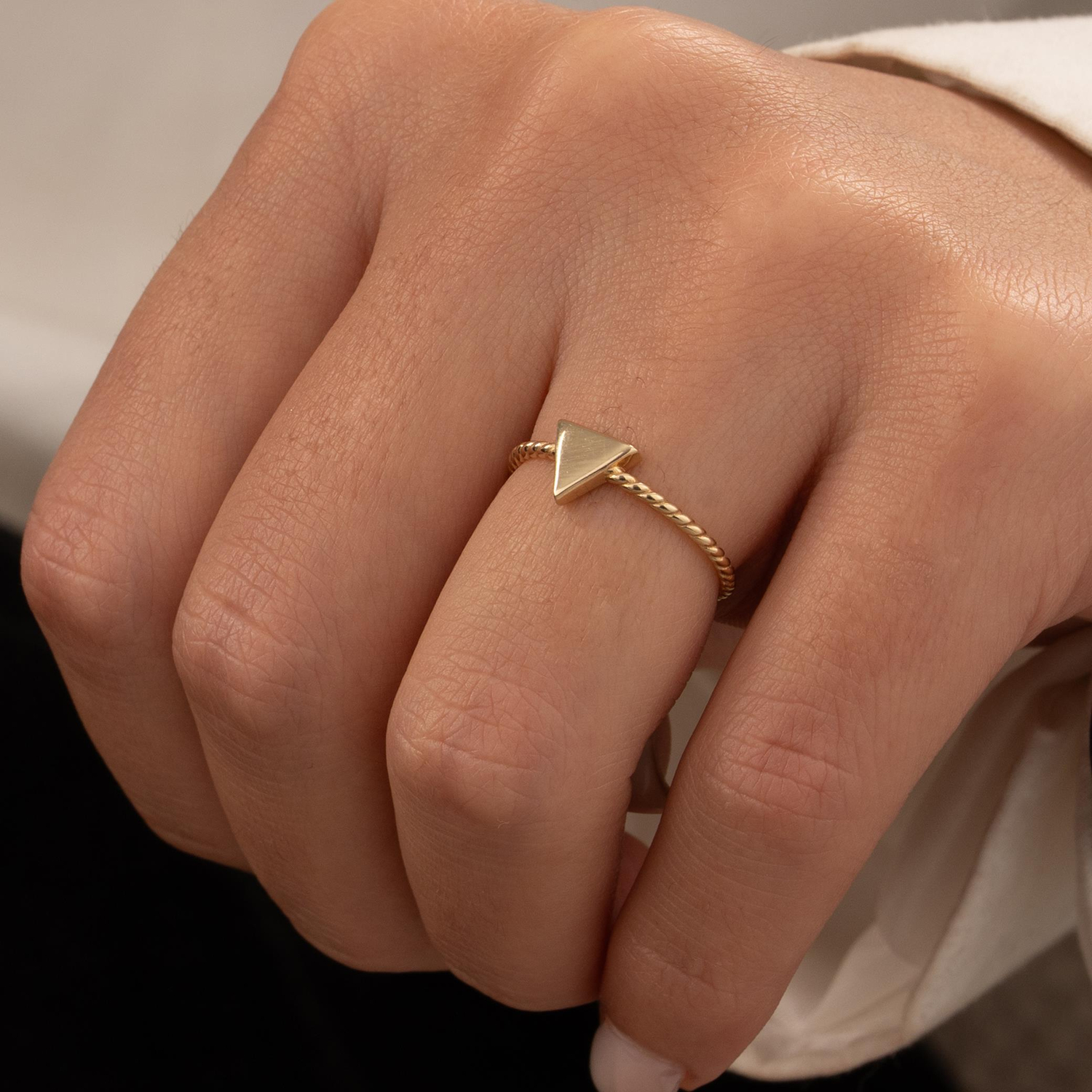 Üçgen Minimal 14 Ayar Altın Yüzük