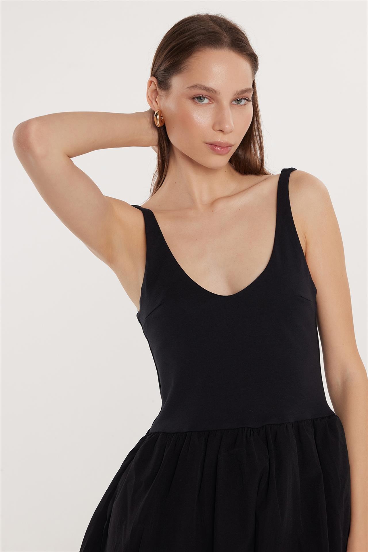 Kadın Slim Fit Dar Kesim İnce Askılı Balon Etek Siyah Elbise