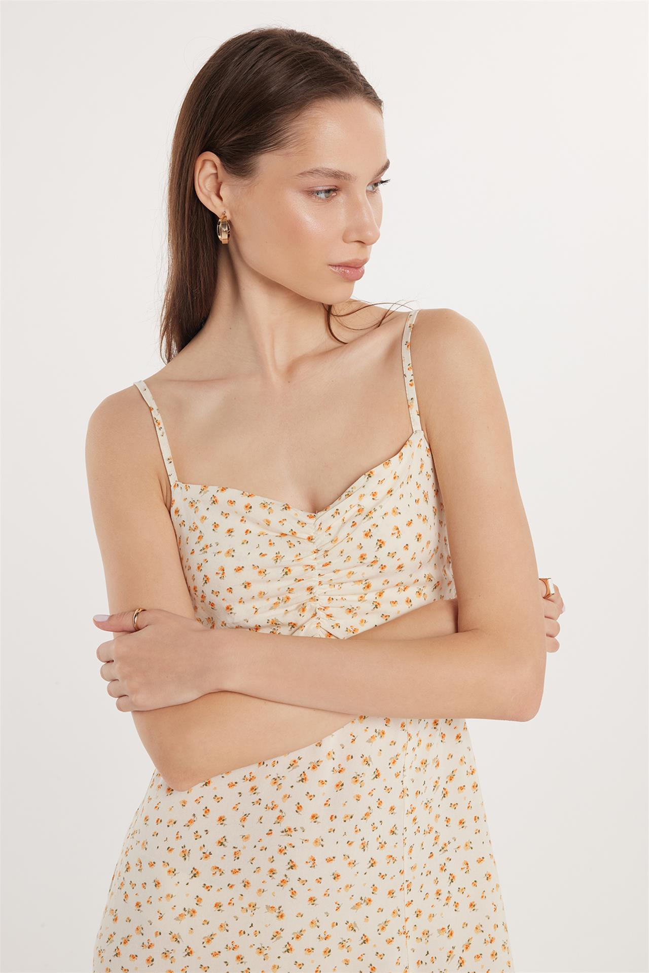 Kadın Slim Fit Dar Kesim İnce Askılı V Yaka Baskılı Viskon Ekru Elbise