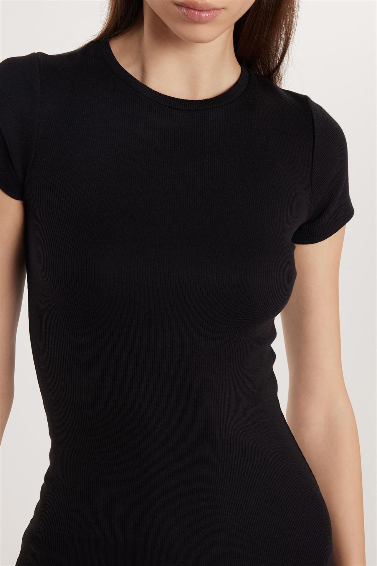 Kadın Standart Fit Bisiklet Yaka Kısa Kollu Modal Kumaş Midi Boy Siyah Elbise