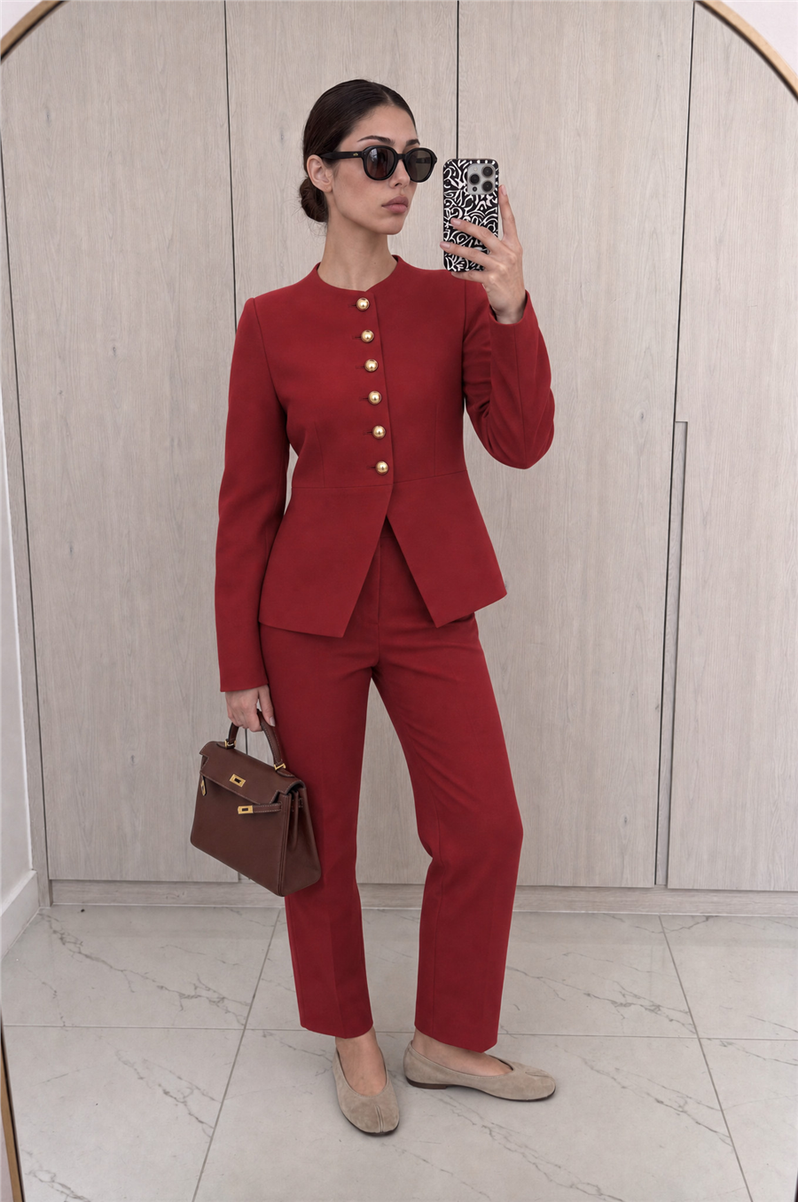 Bella Mücevher Düğmeli Hakim Yaka Ceket ve Dar Paça Pantolon Takım Bordo