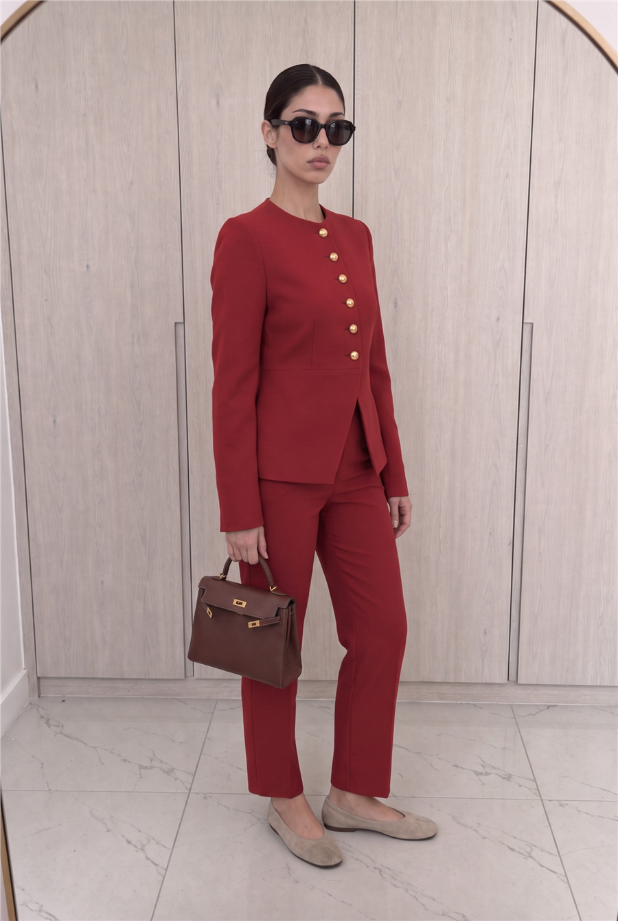 Bella Mücevher Düğmeli Hakim Yaka Ceket ve Dar Paça Pantolon Takım Bordo