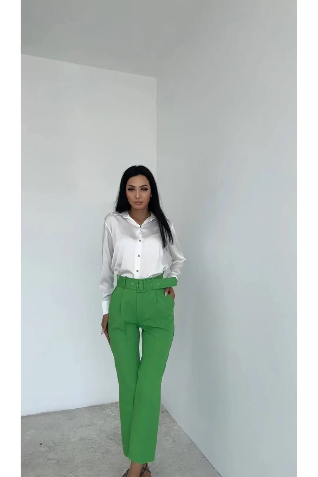 Dar Paça Klasik Kemerli Kumaş Pantolon Yeşil