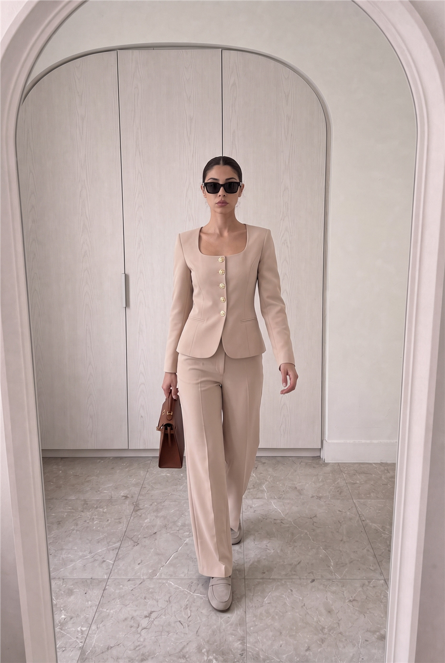 Jane Button Tailored Suit Bej