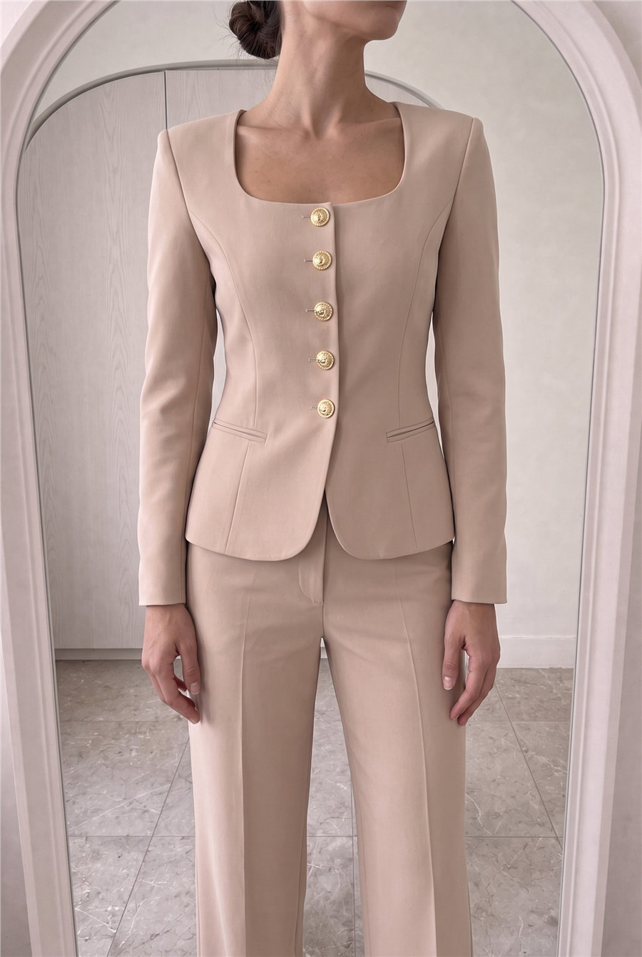 Jane Button Tailored Suit Bej