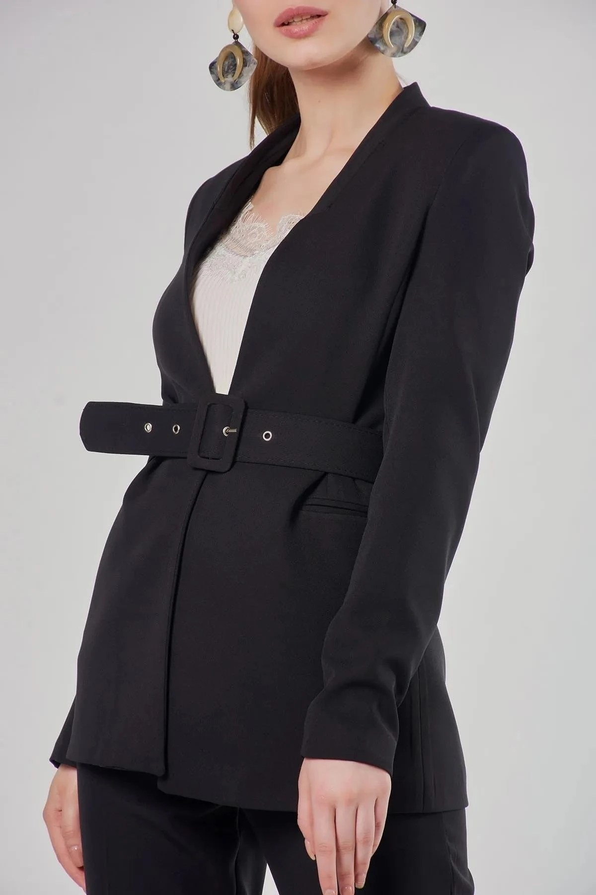 Kemerli Siyah Kadın Blazer Ceket