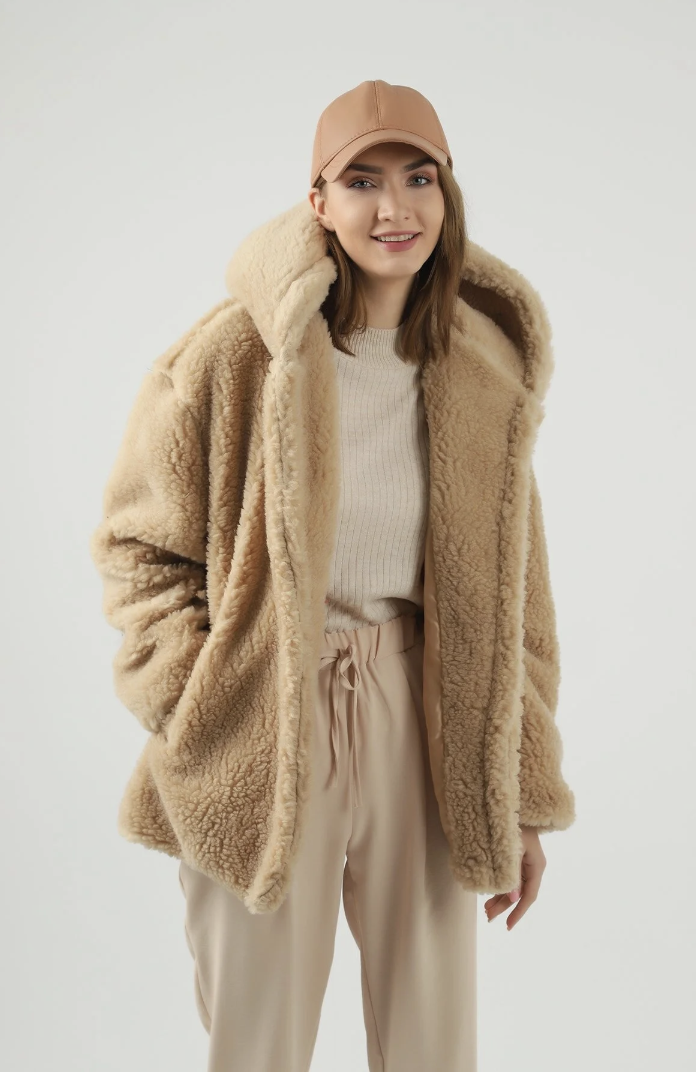 Kısa Kapüşonlu Camel Peluş