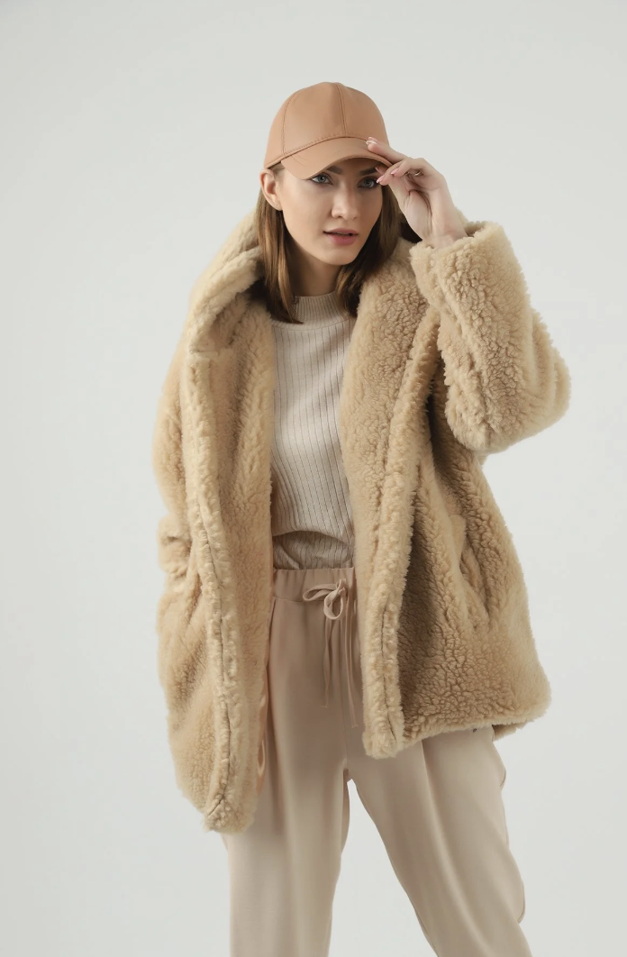 Kısa Kapüşonlu Camel Peluş