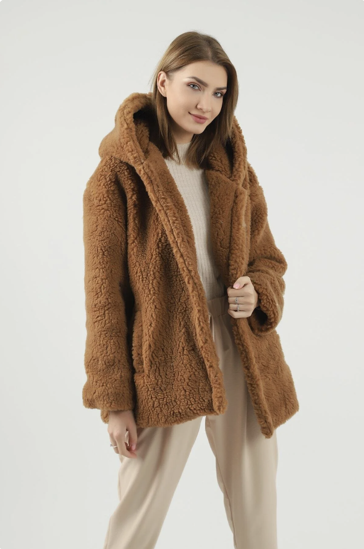 Kısa Kapüşonlu Kahverengi Peluş