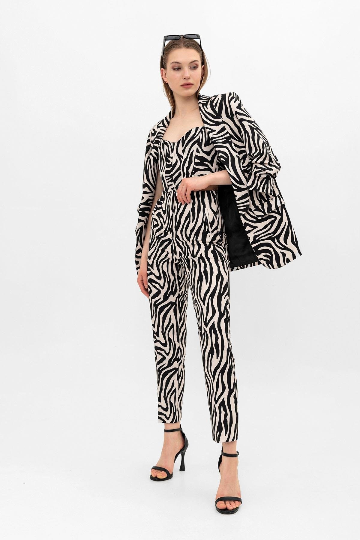 Mia Kolu Büzgülü Blazer Ceket Zebra Desenli
