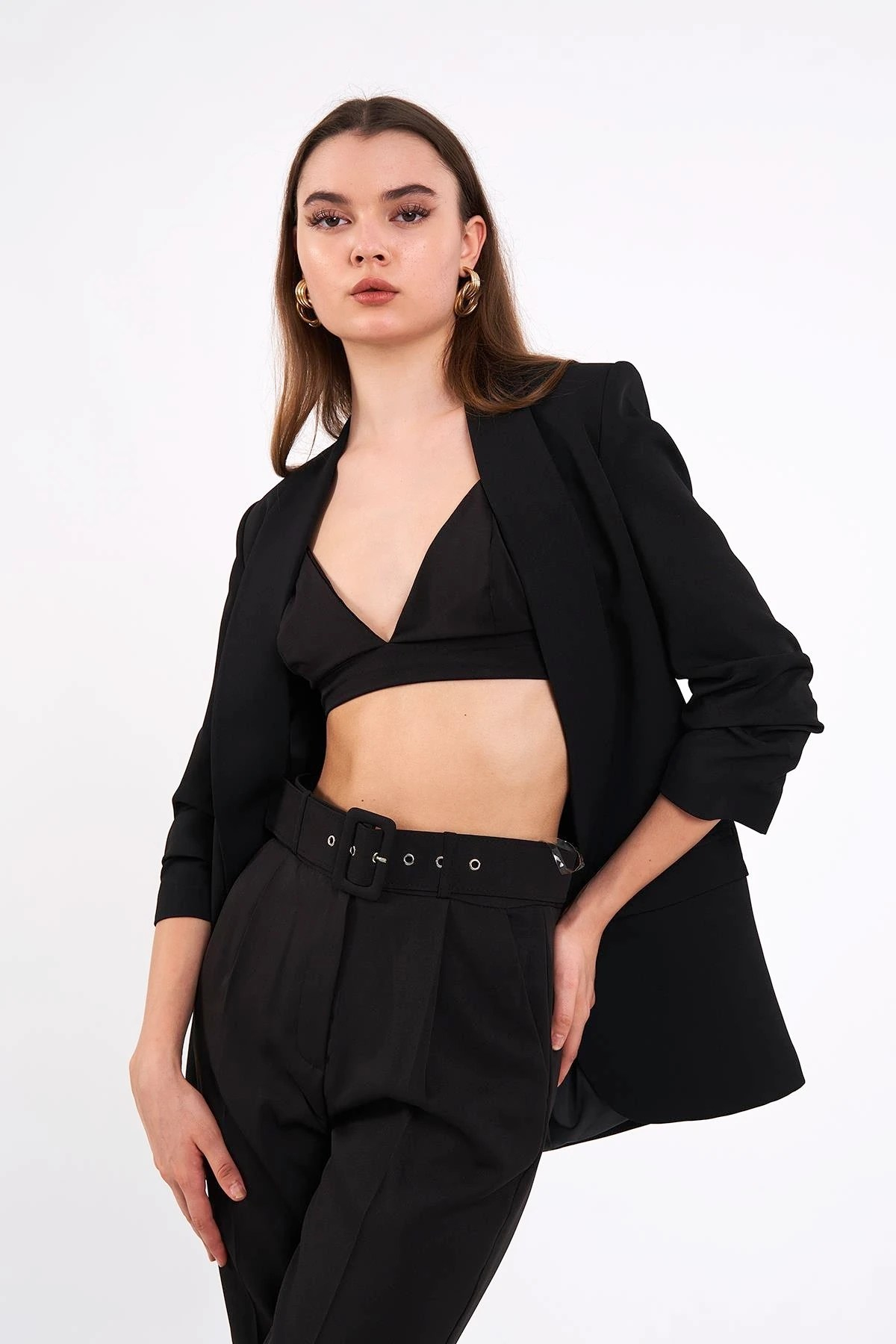 Modern Elegance Kemerli Siyah Pantolon