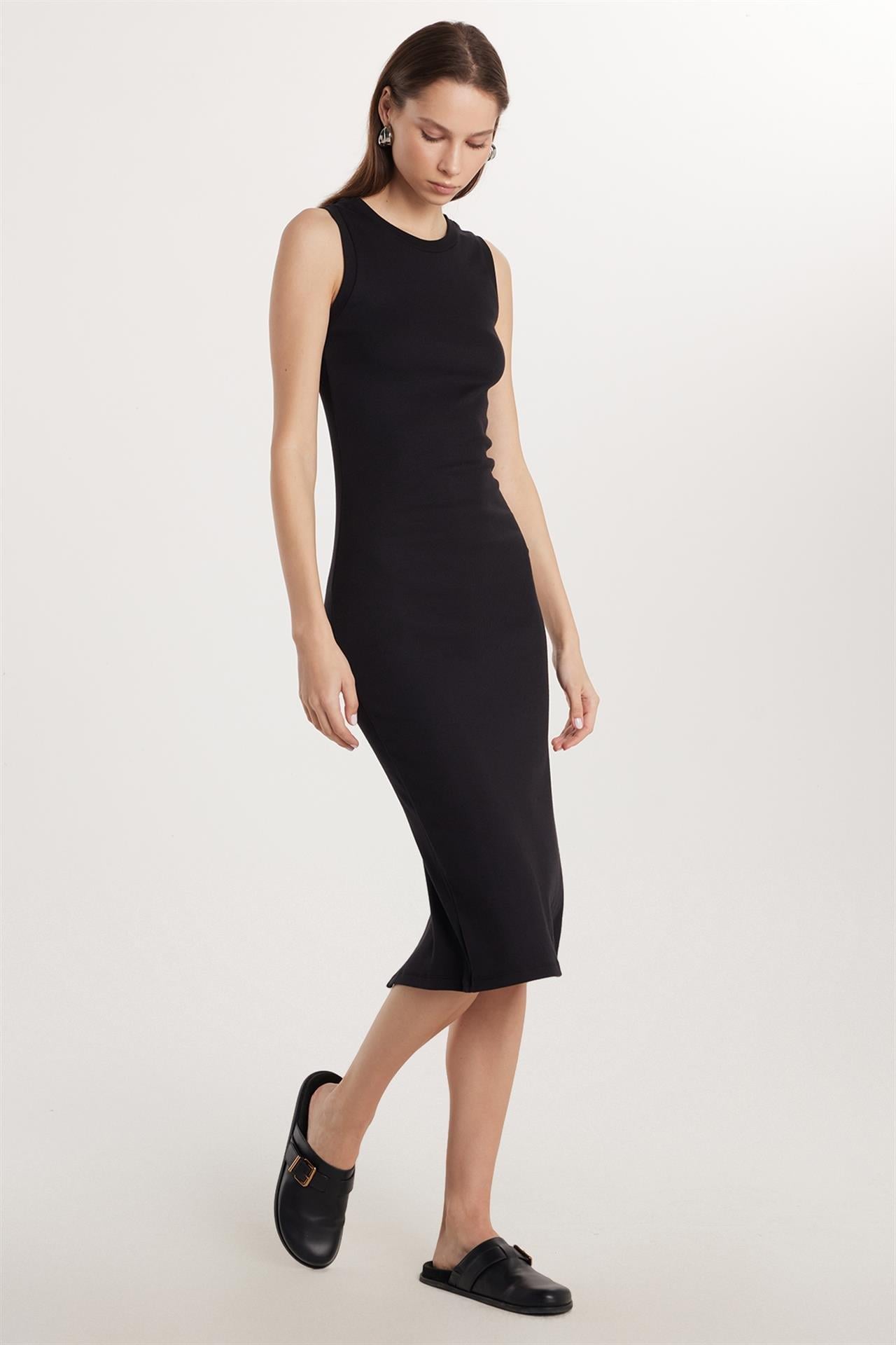 Kadın Slim Fit Dar Kesim Modal Bisiklet Yaka Sıfır Kol Maxi Siyah Elbise