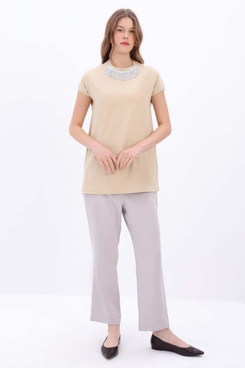 Bej-Pamuklu Püskül Detaylı Kısa Kollu T-Shirt