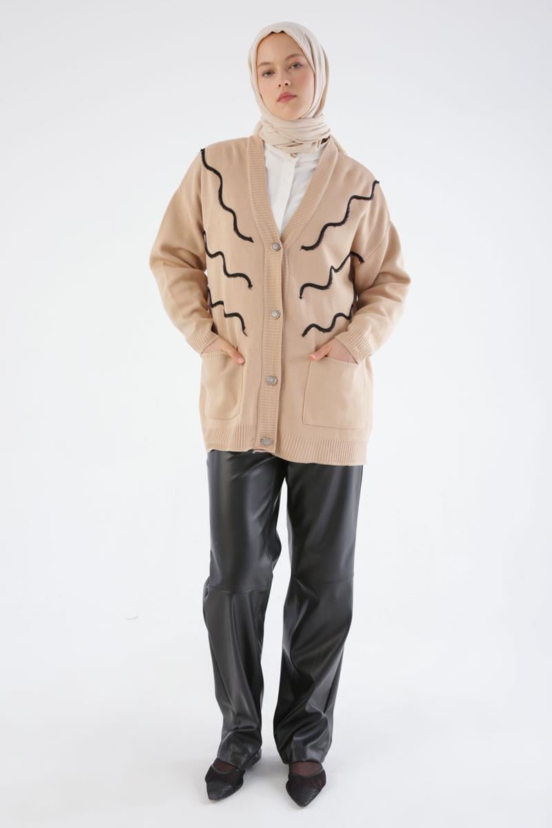 Bej-Püskül Nakışlı V Yaka Triko Hırka