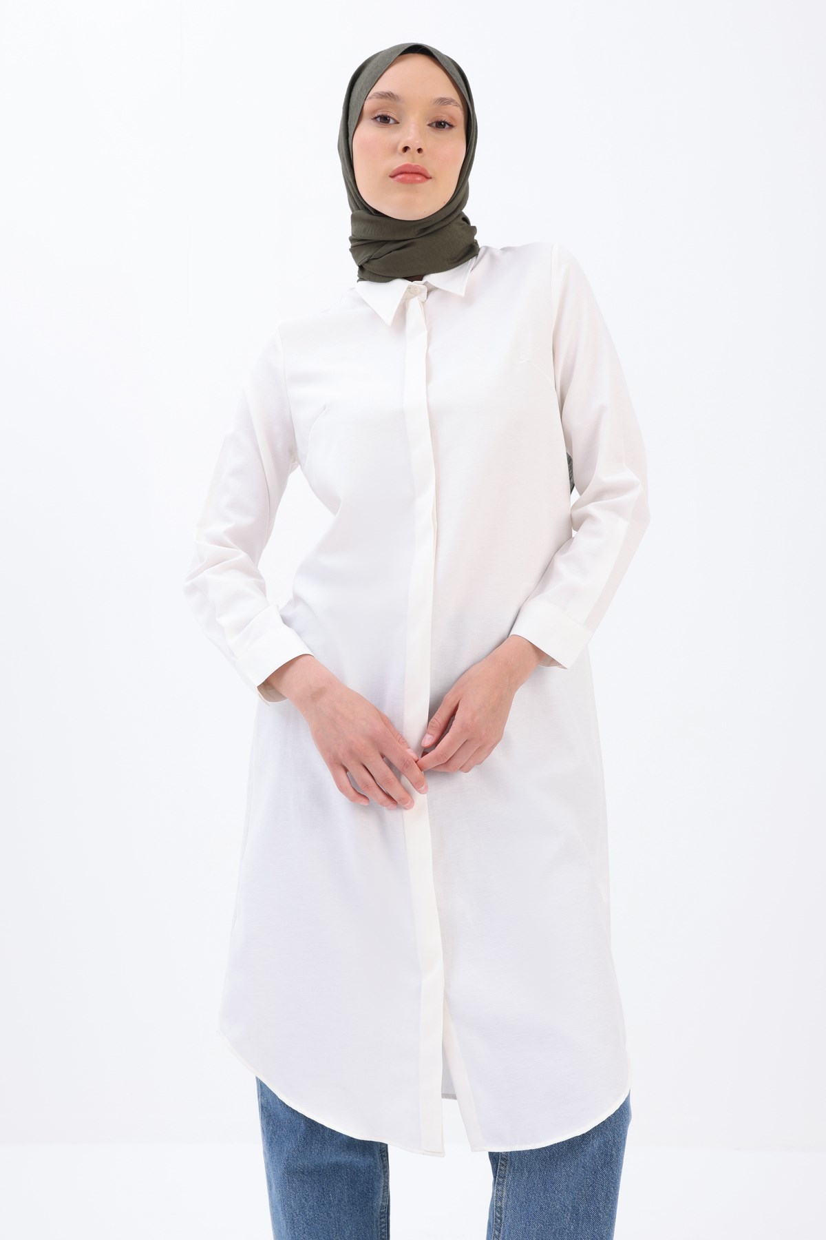 Chemise Longue Écru à Patte Cachée