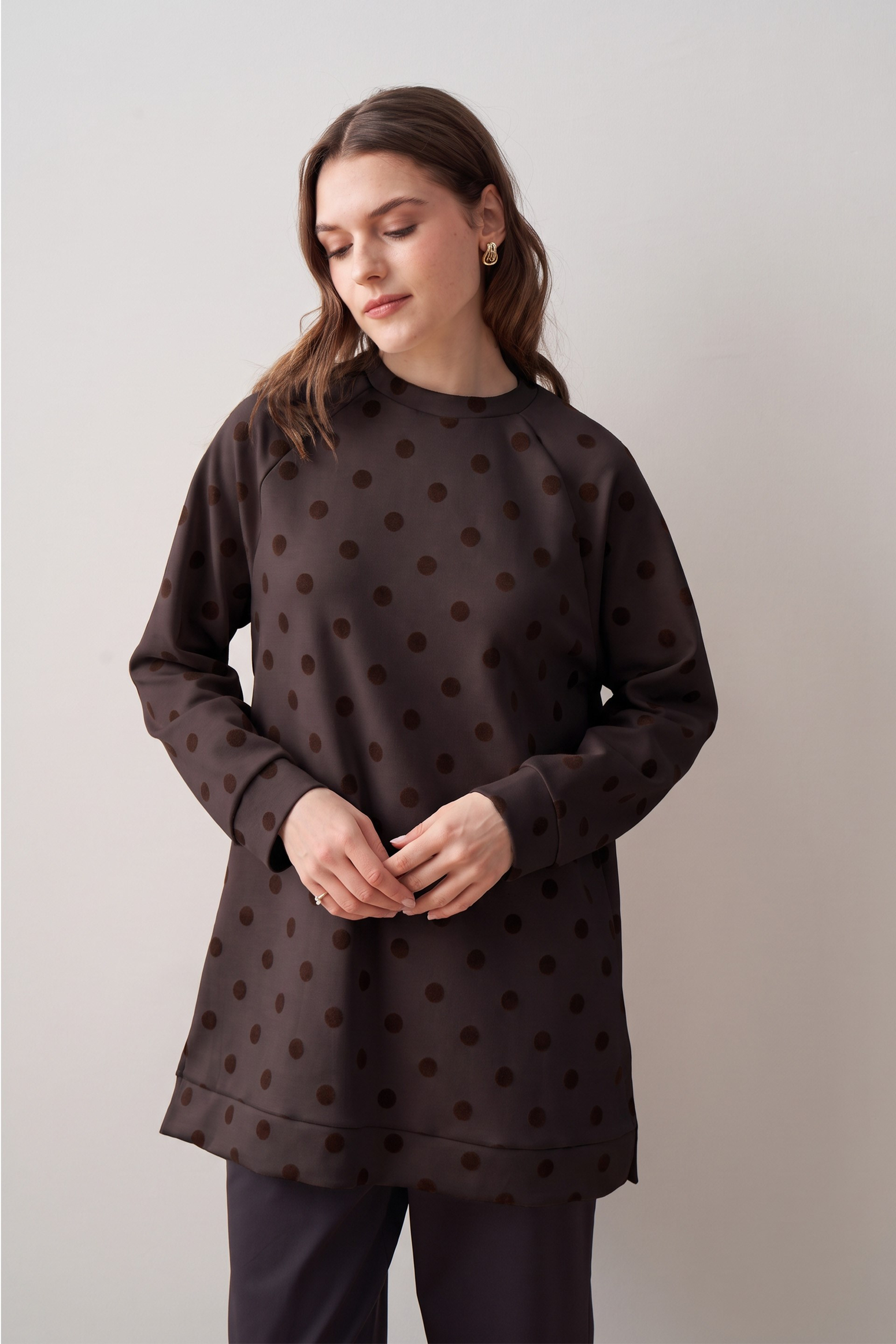 Kahve-Yumuşak Dokulu Puantiye Detaylı Sweat