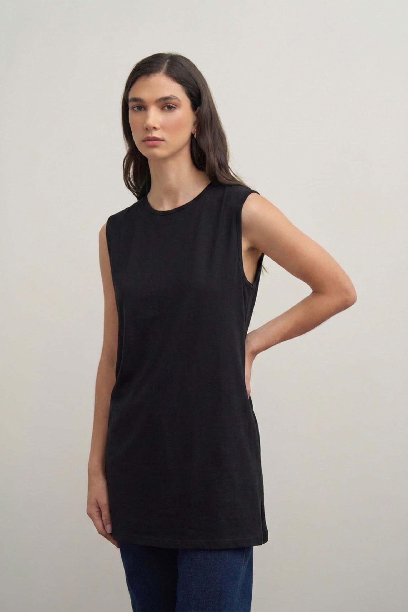 Black-Basic Sleeveless Underdress Tunic