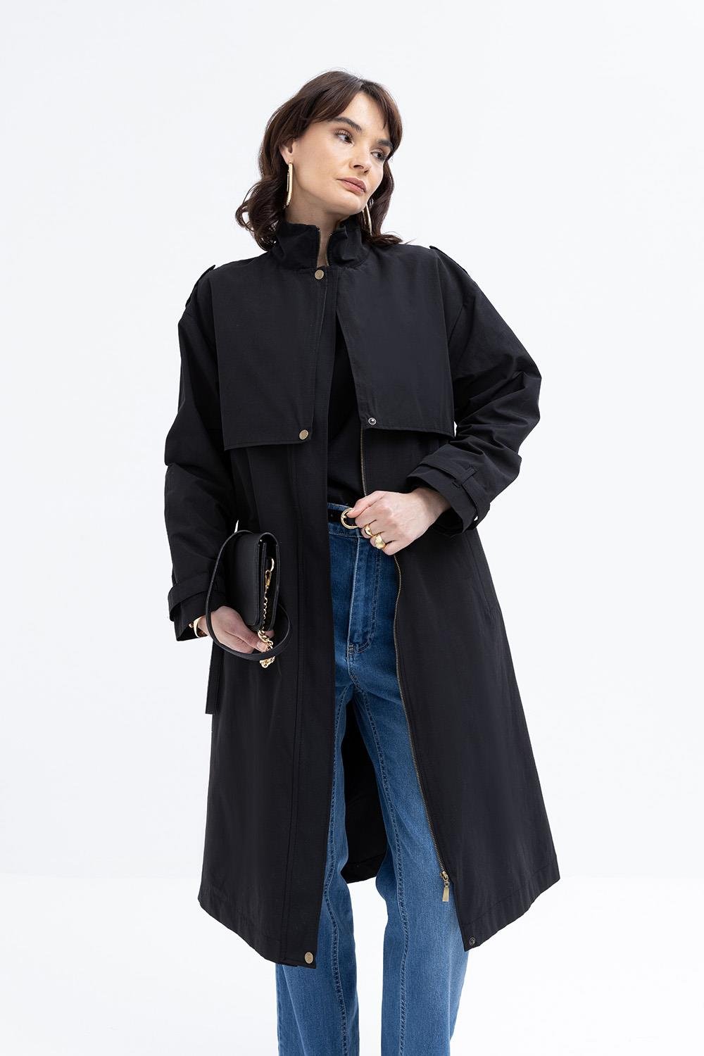 Siyah-Cepli Rüzgarlıklı Trençkot